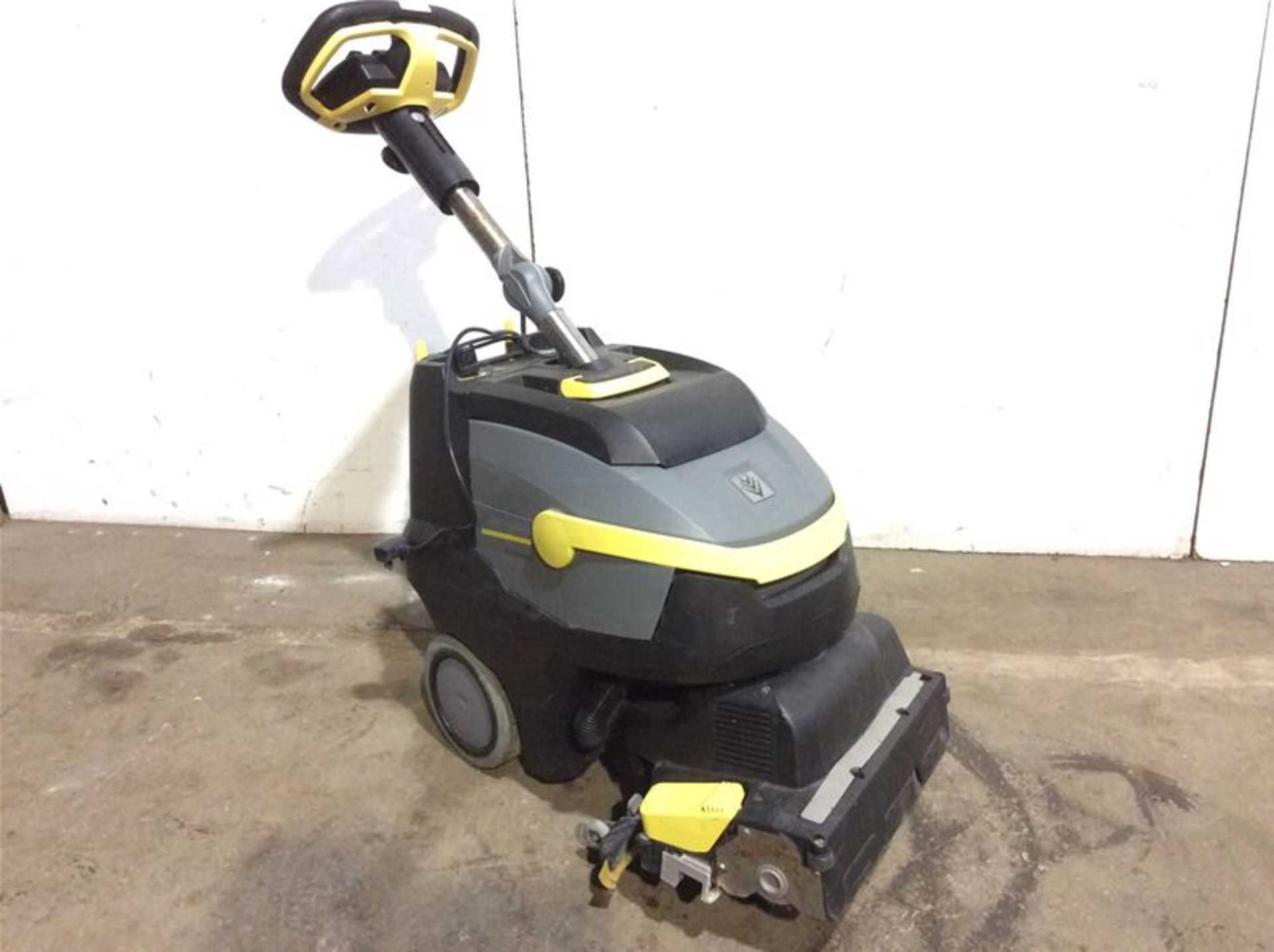 KARCHER BR 35/12 C WALK-BEHIND COMPACT FLOOR SCRUBBER - BATTERY OPERATED