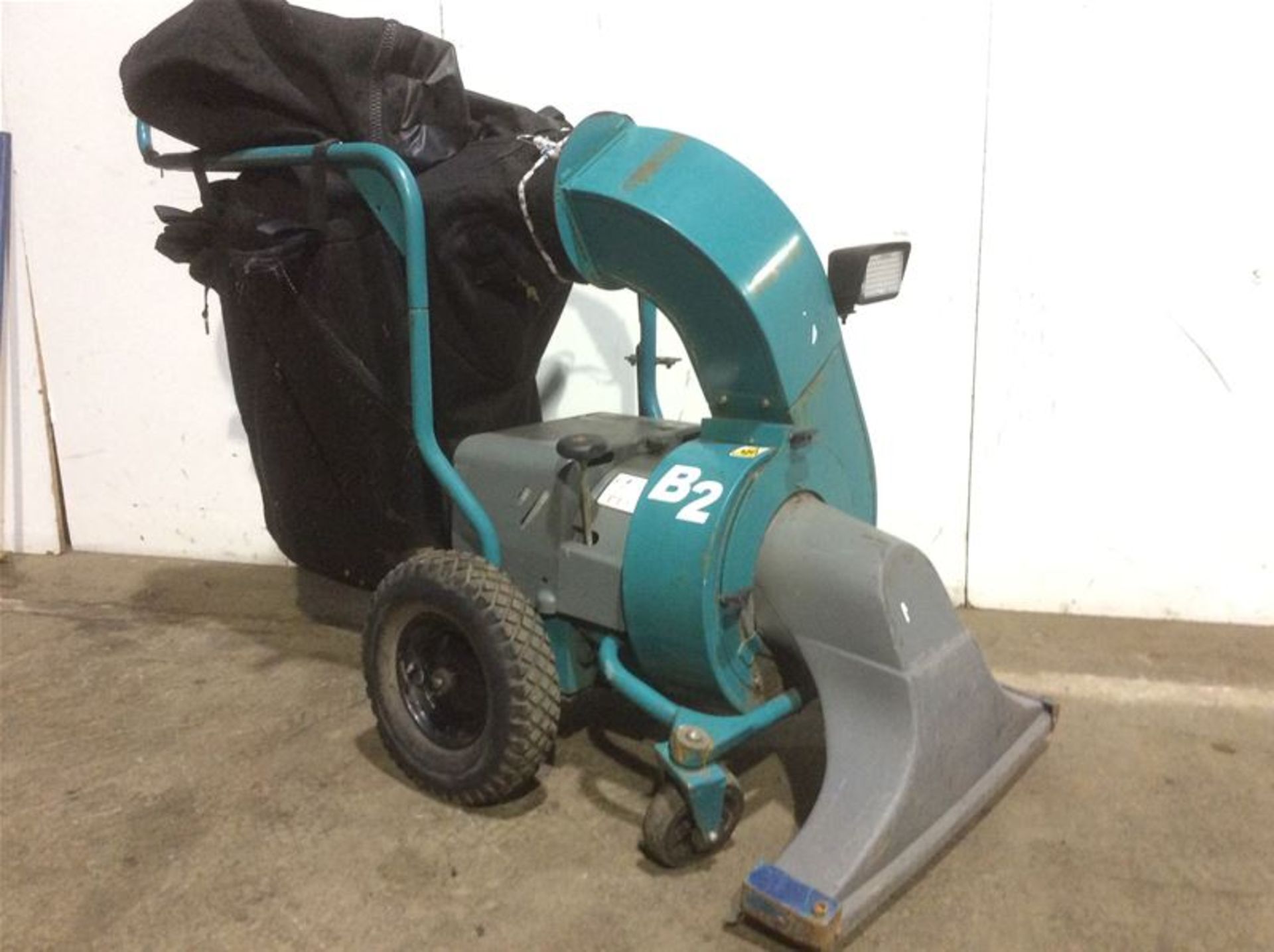 TENNANT B2 LITTER VACUUM - BATTERY OPERATED - Image 2 of 3