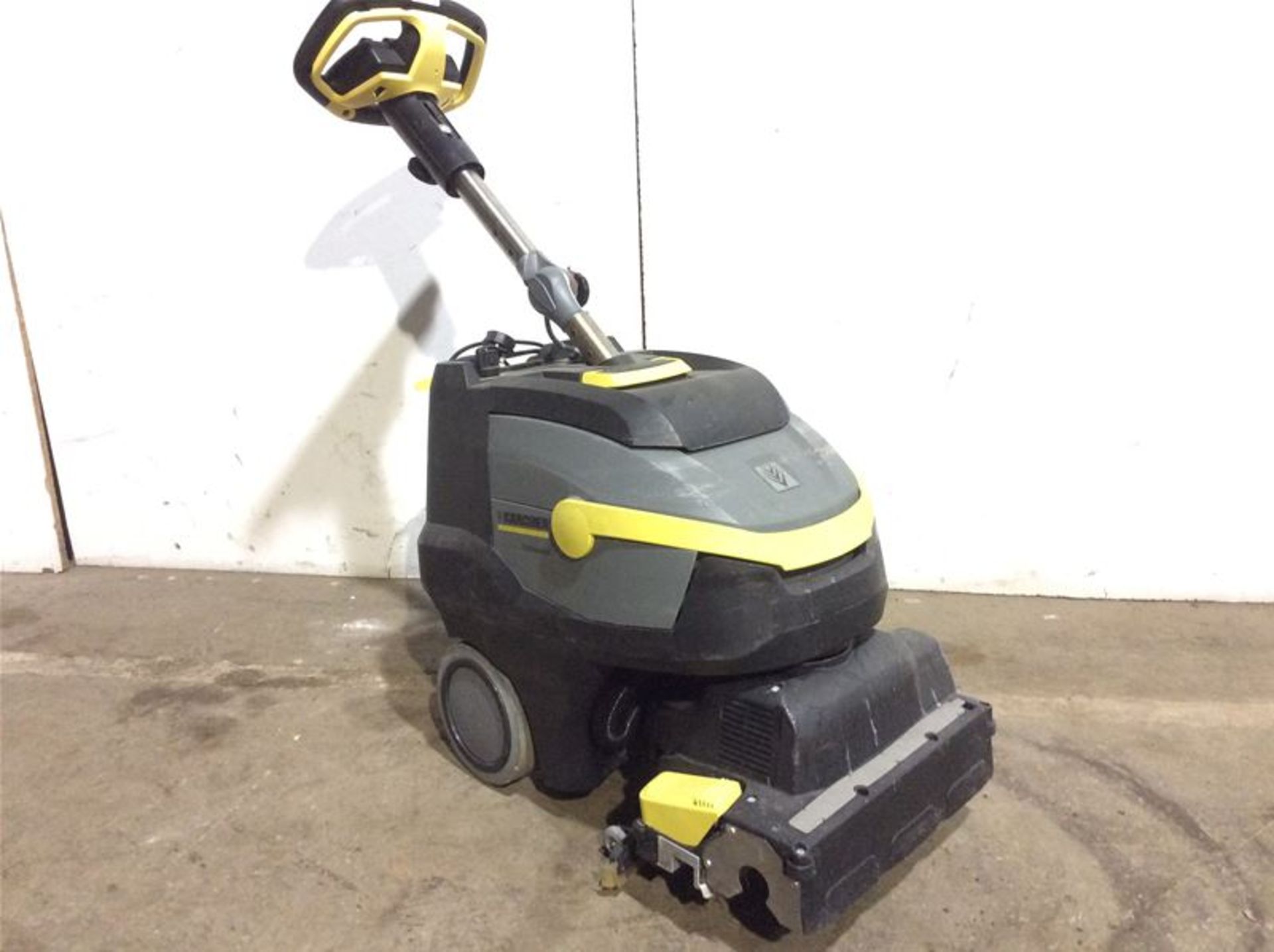 KARCHER BR 35/12 C WALK-BEHIND COMPACT FLOOR SCRUBBER - BATTERY OPERATED