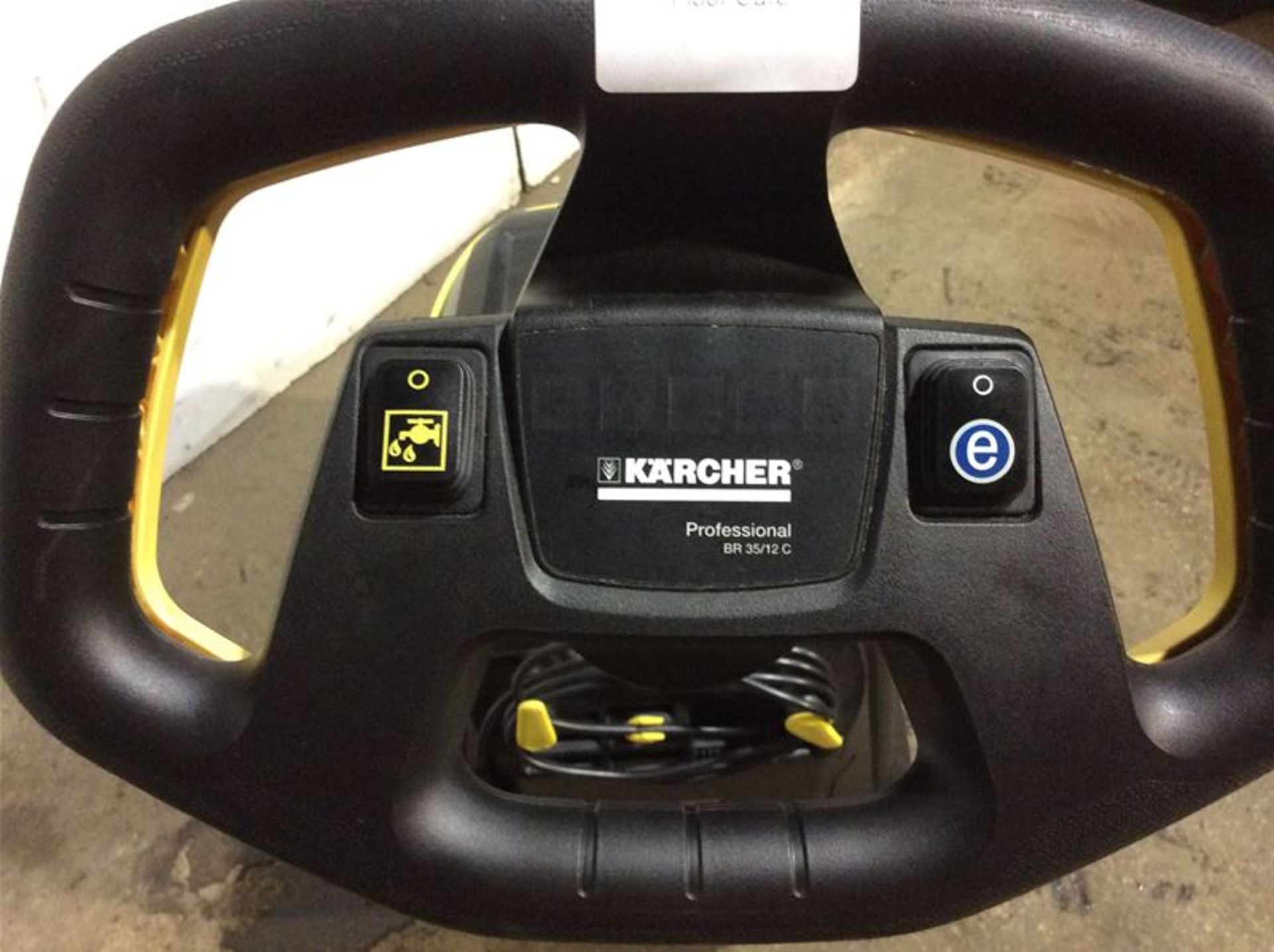 KARCHER BR 35/12 C WALK-BEHIND COMPACT FLOOR SCRUBBER - BATTERY OPERATED - Image 4 of 5