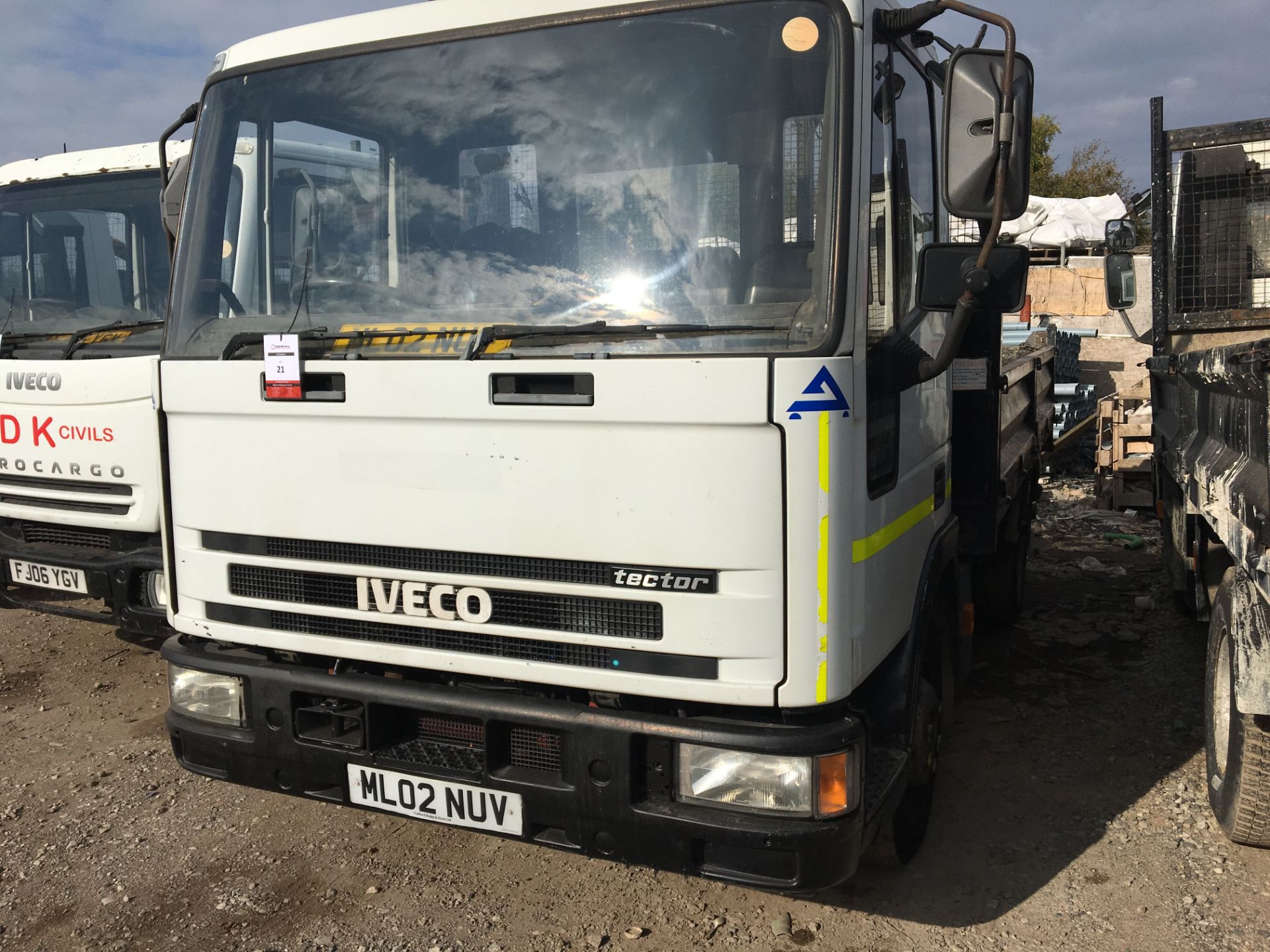 (2002) Iveco Tector 75E17, 3920cc, Diesel, Tipper, 7,500kg, Registration ML02 NUV - Image 2 of 3