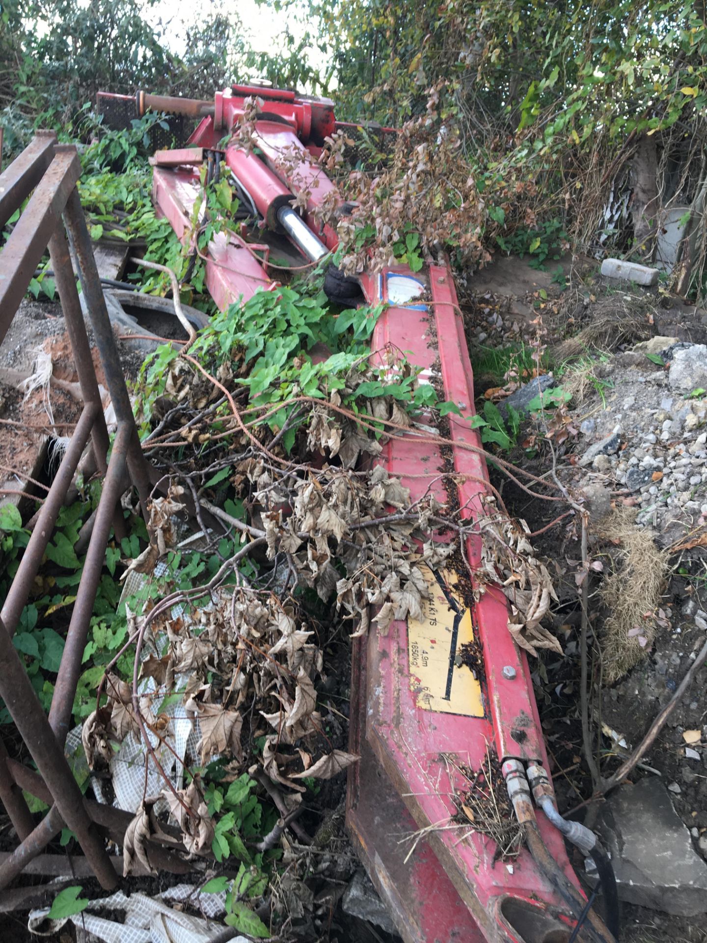 Hydraulic vehicle crane arm (de-mounted, not in use, believed to be scrap)