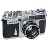 Nikon SP (Chrome) with Nikkor 1,4/5 cm, c. 1957 Nippon Kogaku, Tokyo. No. 6207337, chrome, cloth