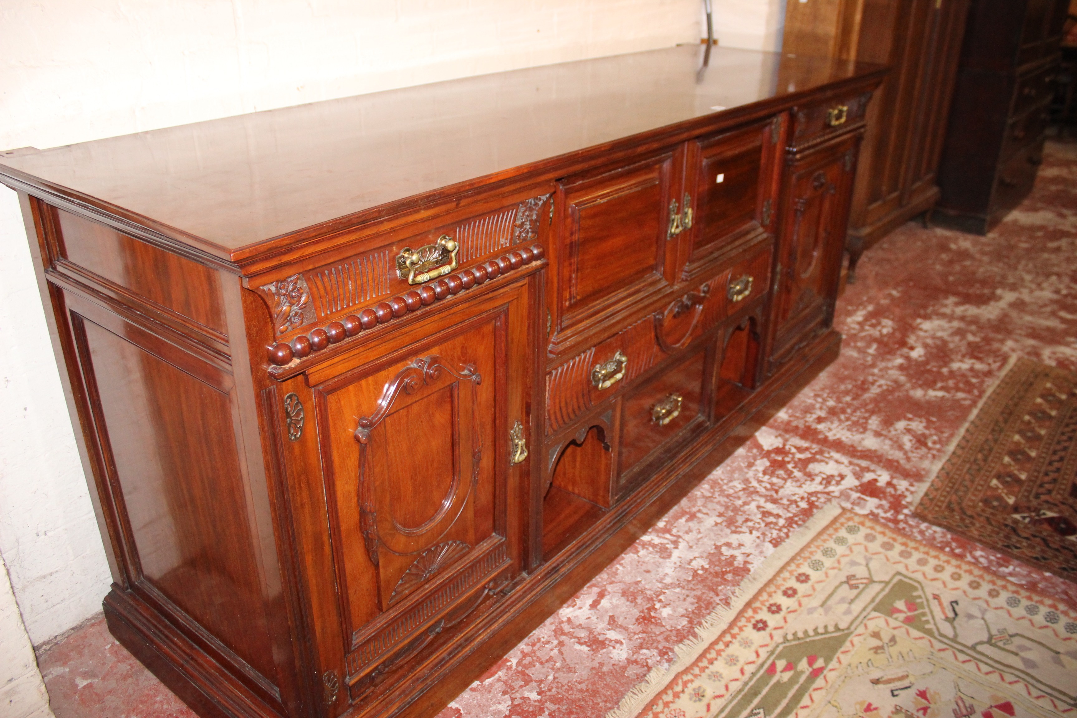 A late Edwardian mahogany mirror back sideboard of large proportions with drawers and cupboards - Image 2 of 4