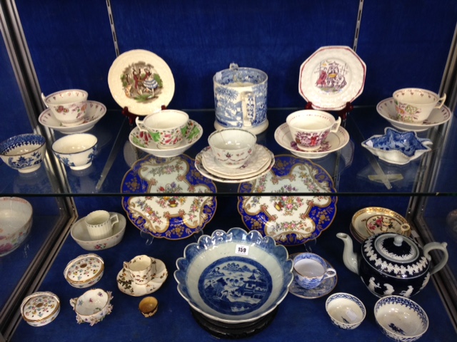 A quantity of 18th/19th Century pottery and porcelain to include various tea bowls, teacups and