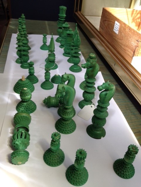 A quantity of 19th Century Anglo - Indian stained ivory chess pieces, heavily ornate, a mix of two - Image 9 of 9
