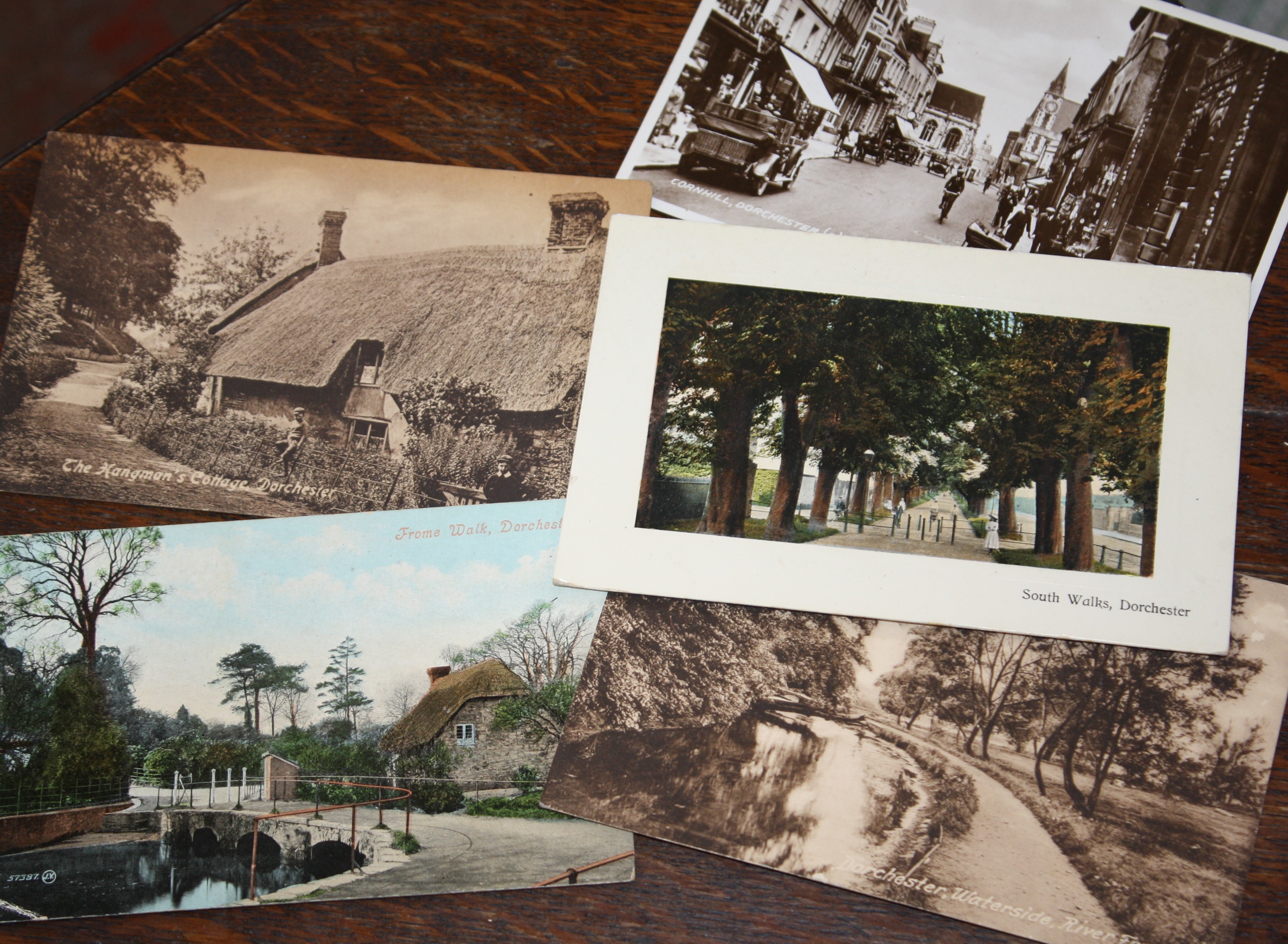DORSET A collection of mostly early 20th Century and later topographical postcard and photographs,