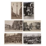 LONDON A collection of mostly early 20th Century and later topographical postcards, both colour