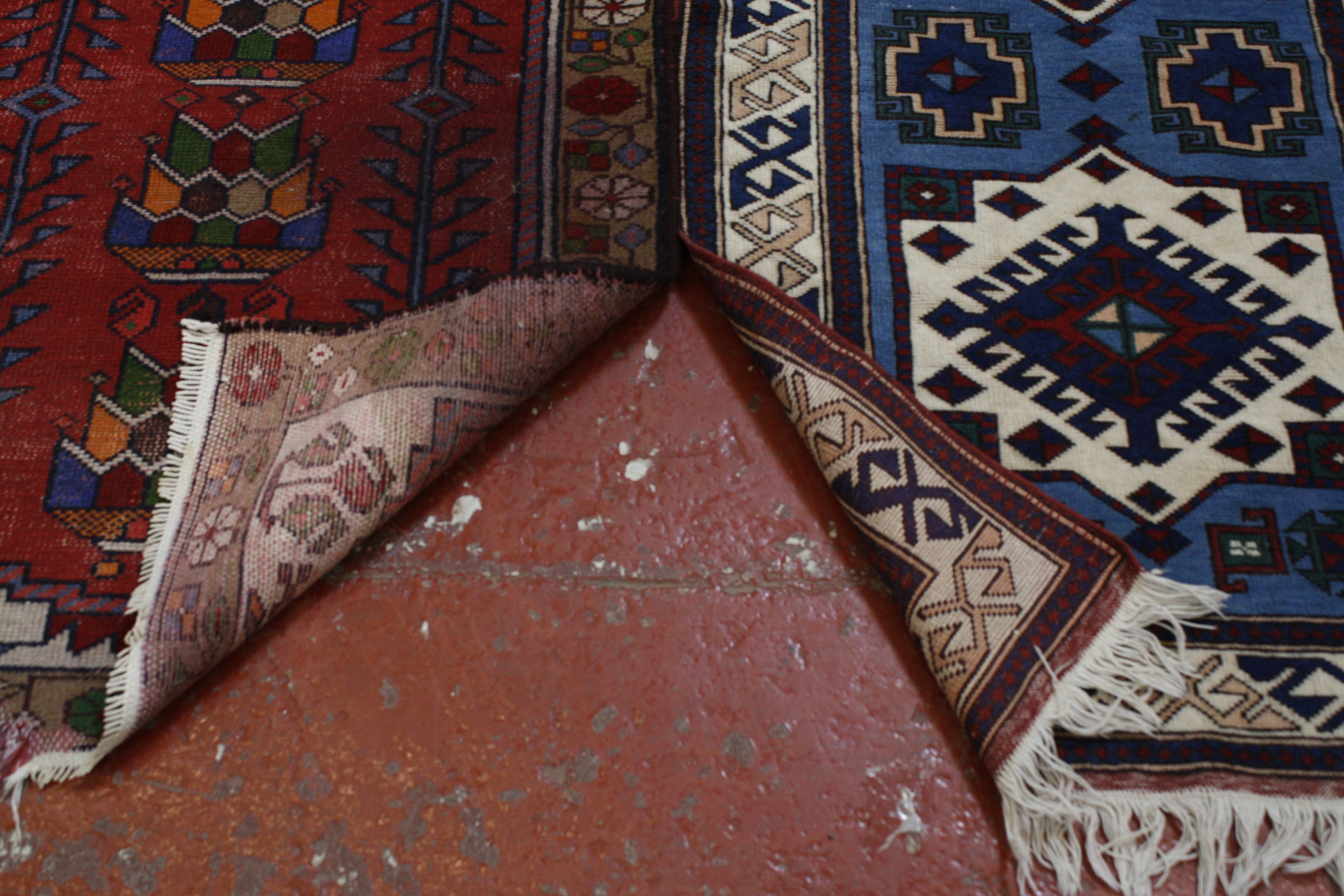 A mixed lot of modern Middle Eastern rugs - Image 8 of 8