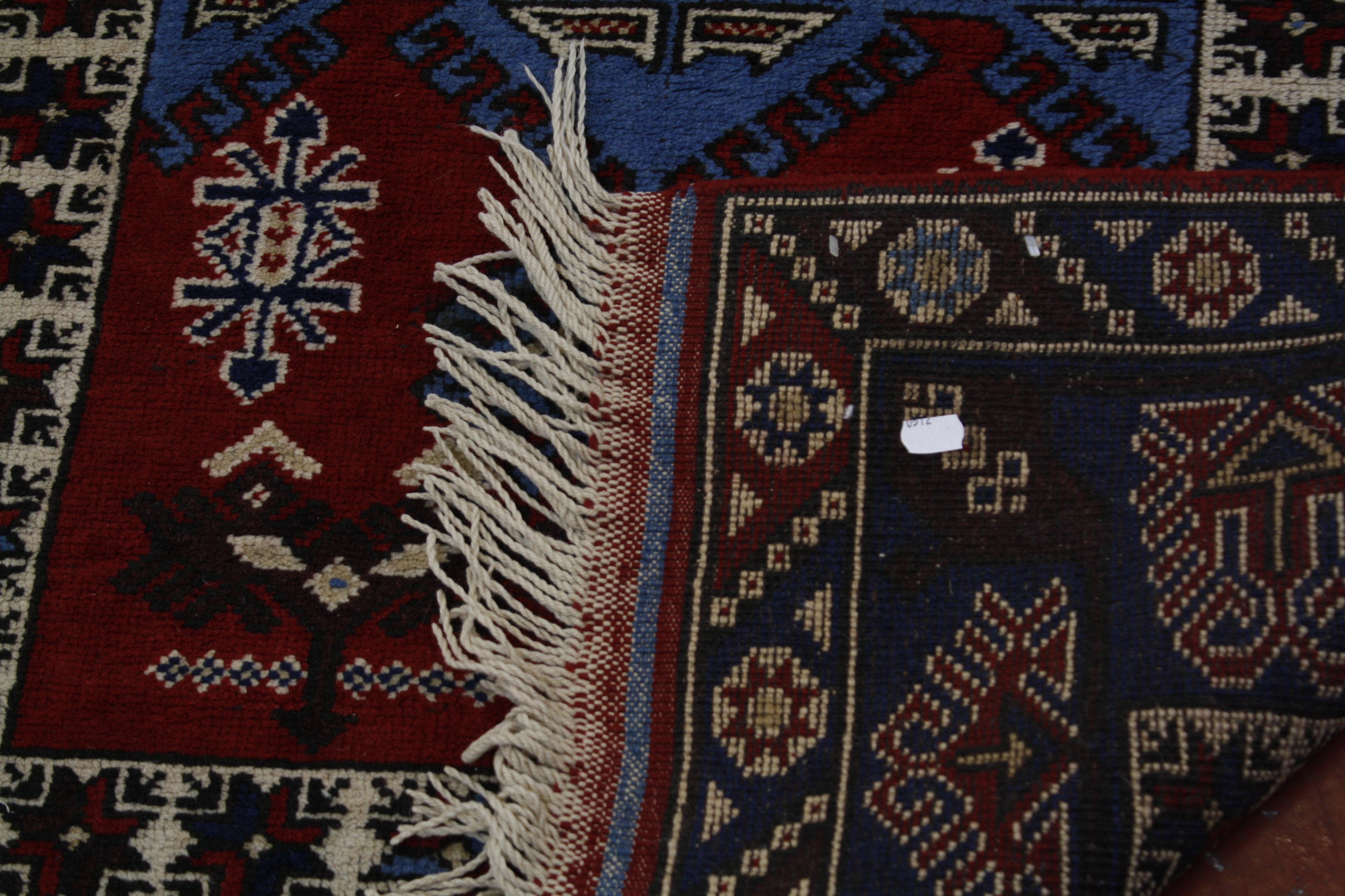 A mixed lot of modern Middle Eastern rugs - Image 6 of 8