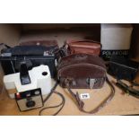 A quantity of vintage cameras