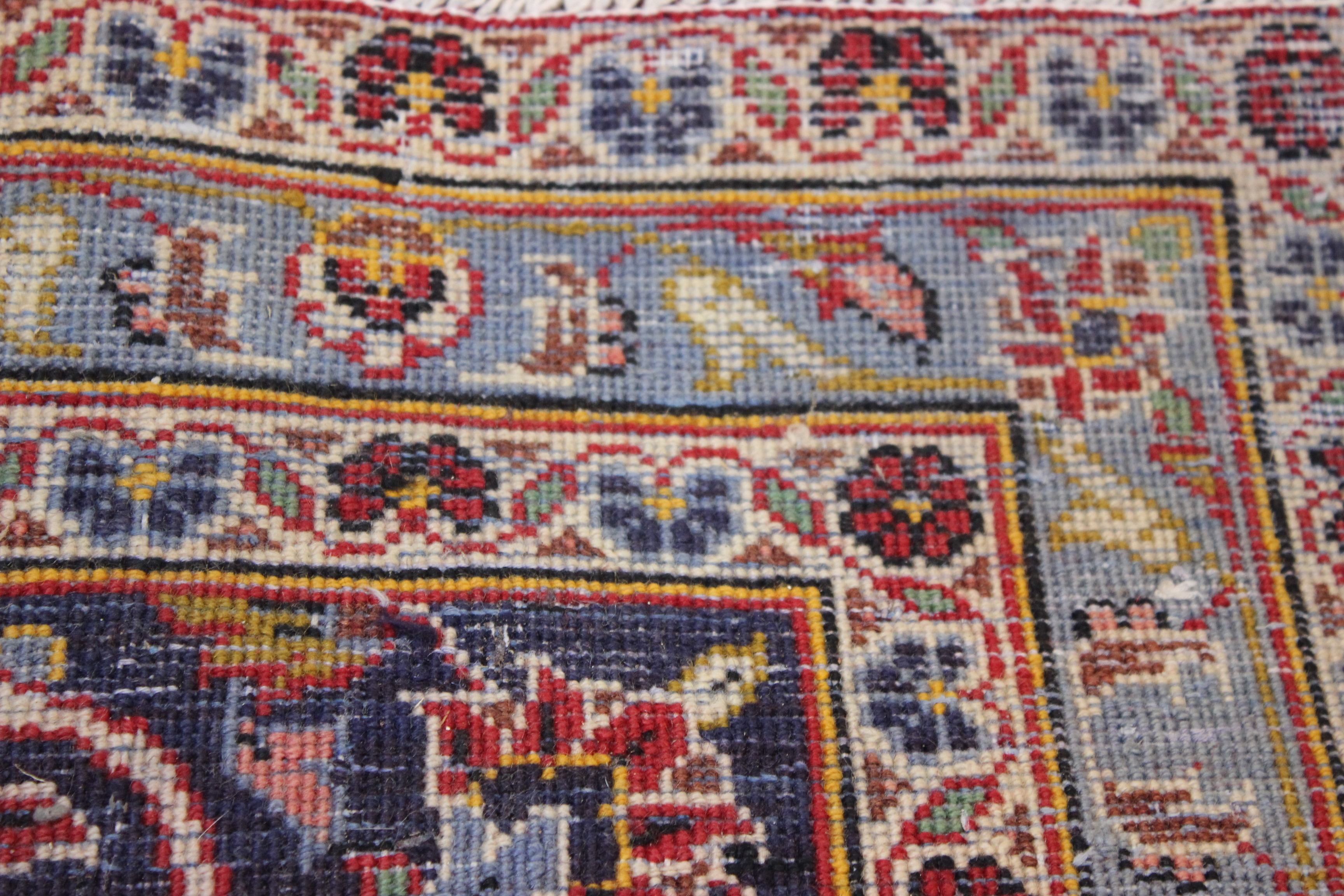 A modern Heriz rug - Image 2 of 2