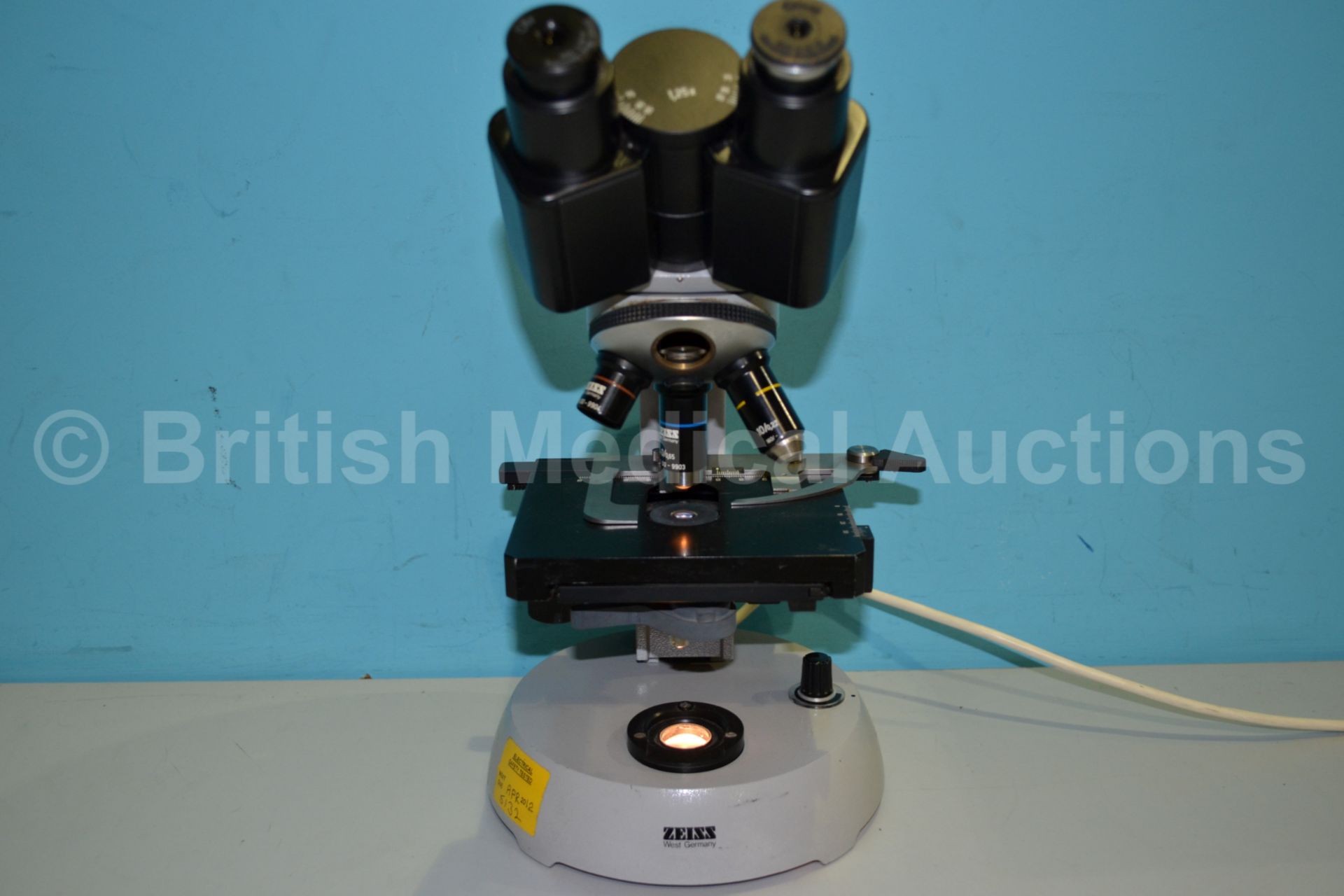 Zeiss Microscope with Three Optics ( 46 01 00-9904