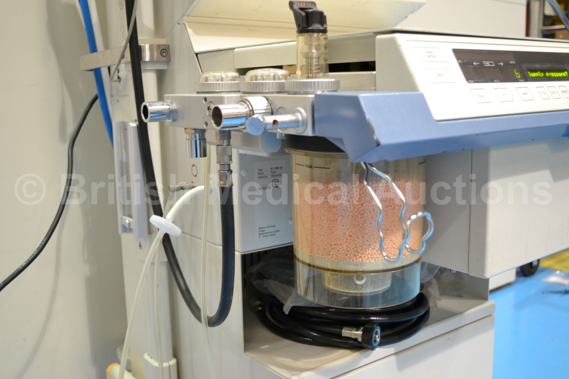Drager Cato Anaesthetic Machine *Powers Up* - Image 4 of 6