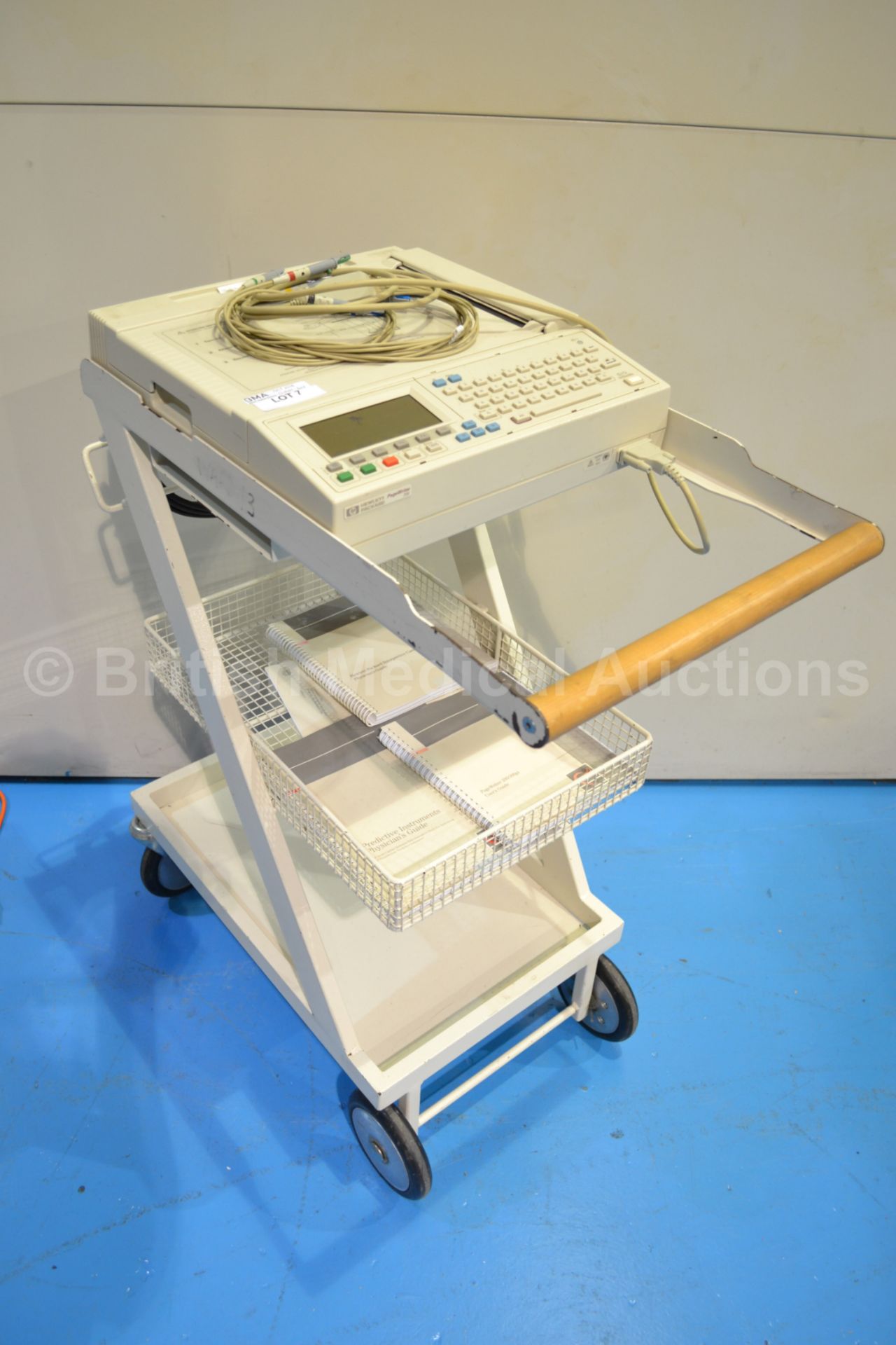 Hewlett Packard Pagewriter 200 ECG Machine with EC - Image 2 of 3