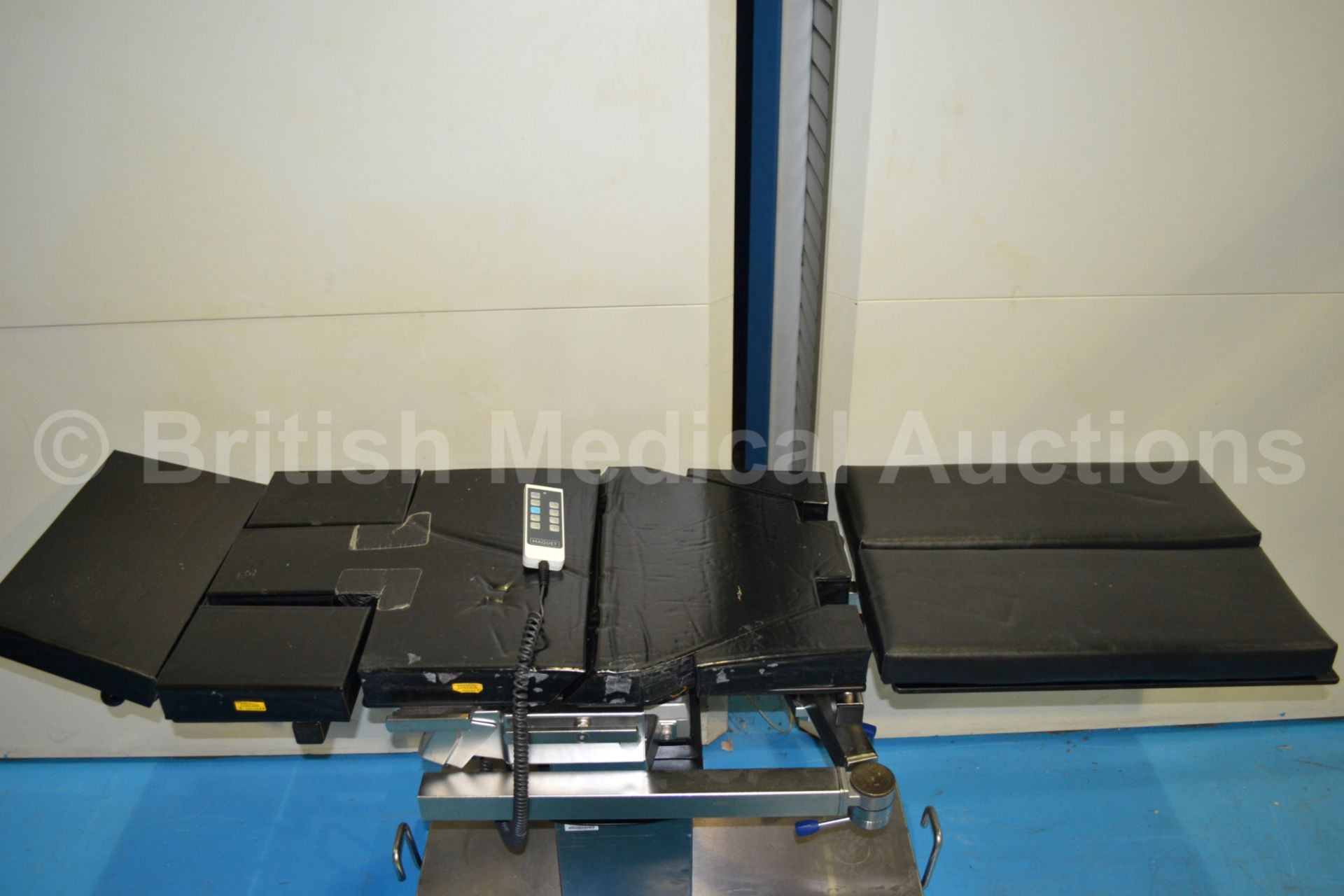 Maquet Operating Table with Lateral Leg Support Ba - Image 2 of 4