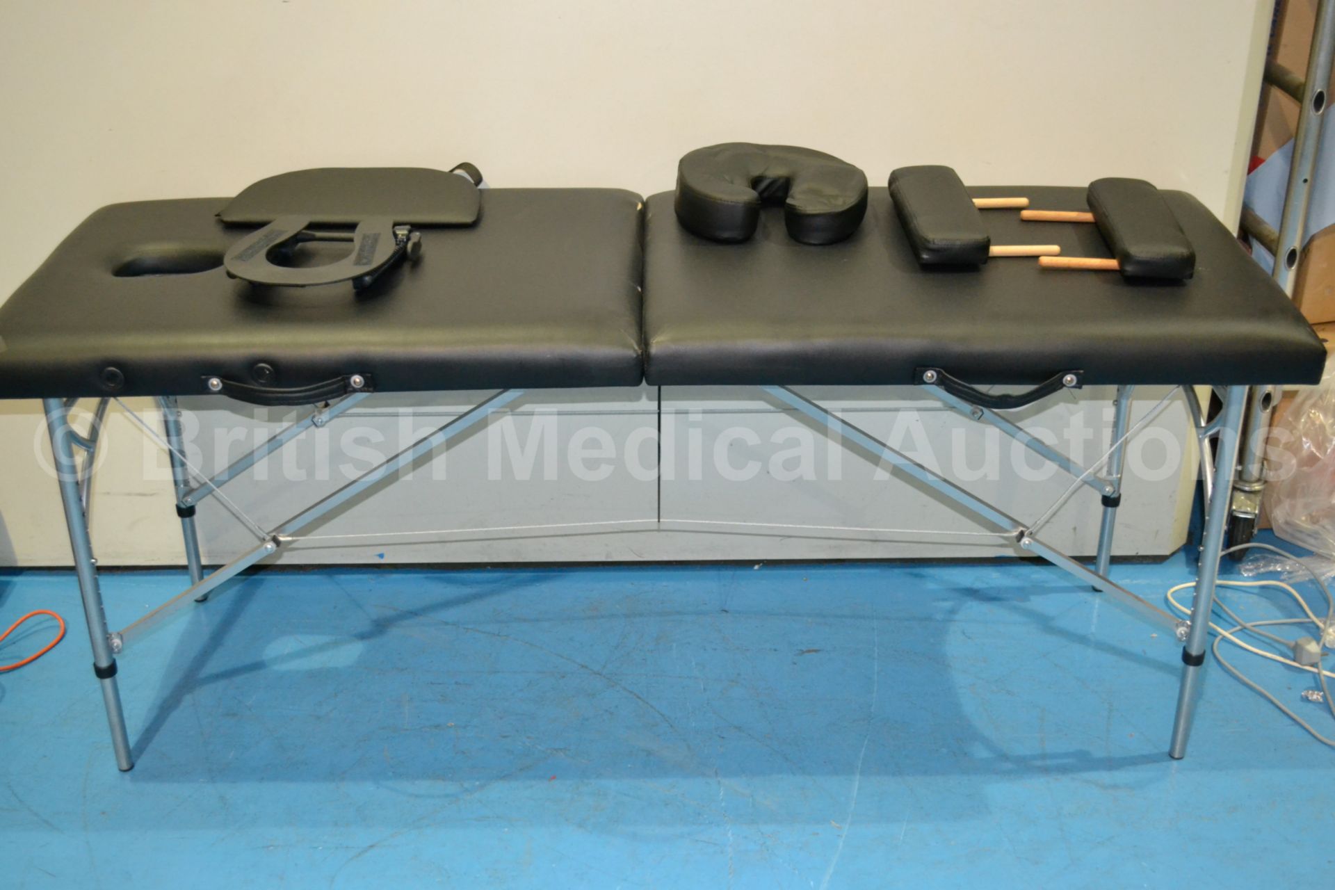 Foldable Patient Examination Couch With Accessorie - Image 2 of 4