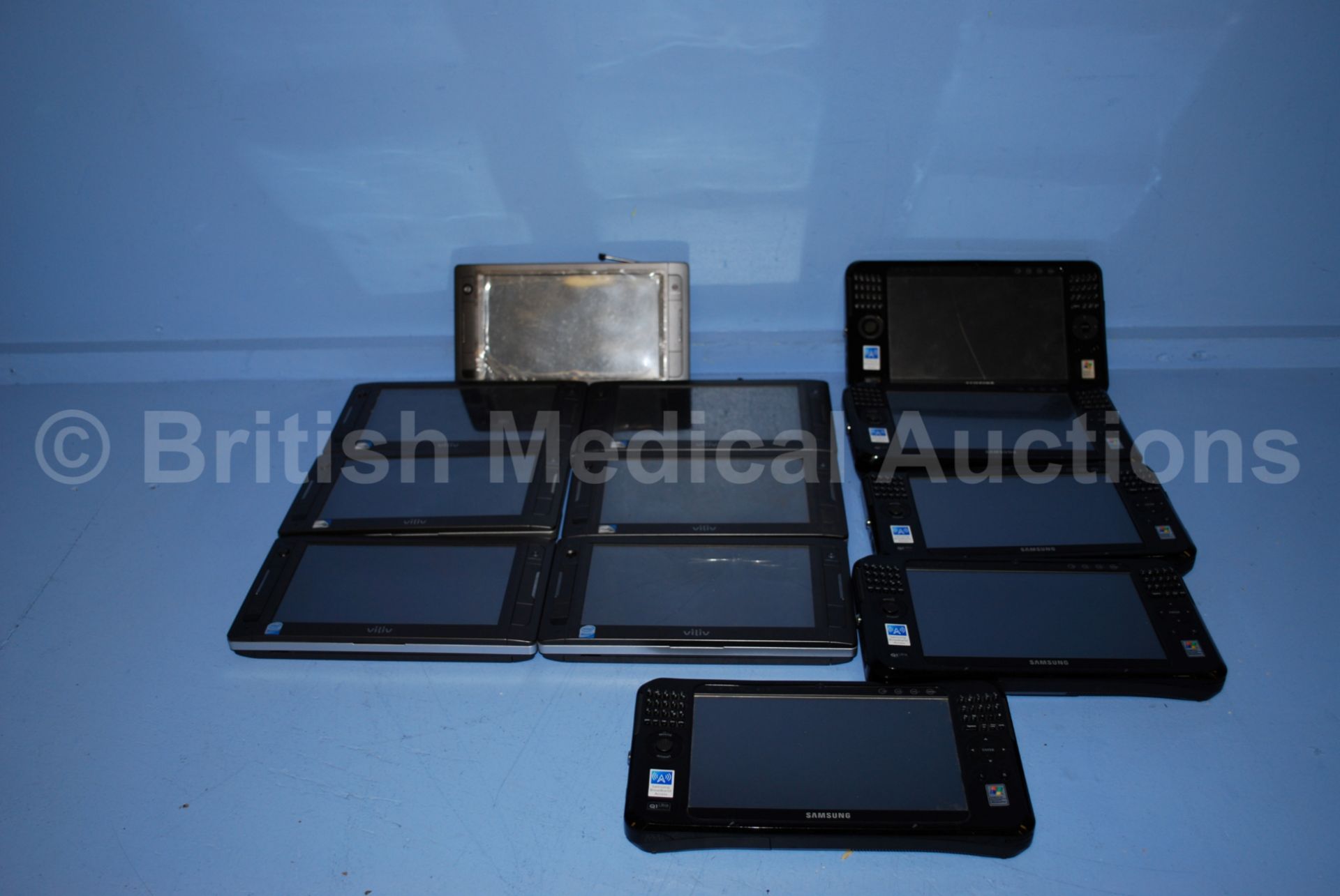 Job Lot Including 7 x Viliv Tablets (1 Cracked Scr - Image 2 of 2