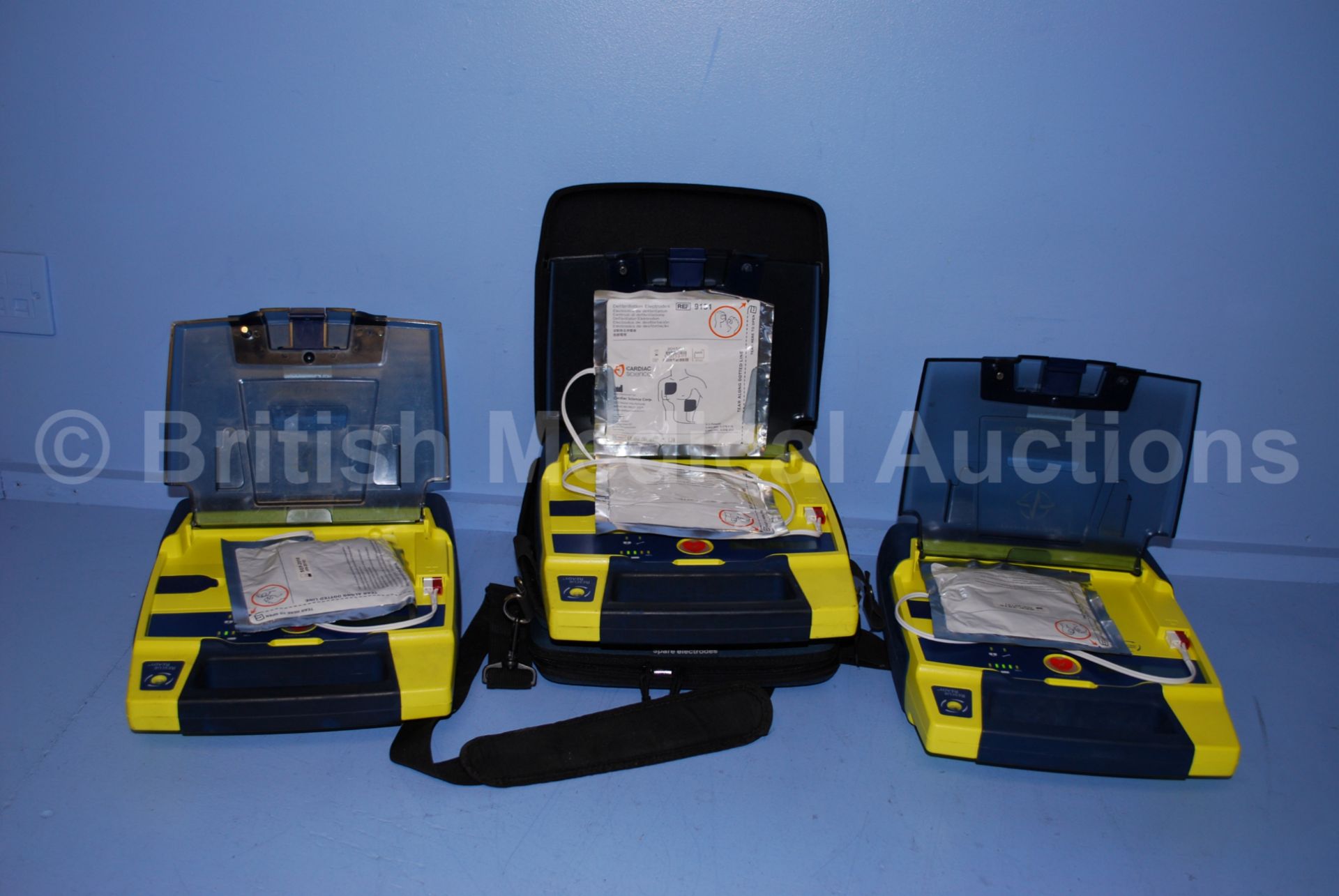 3 x Cardiac Science PowerHeart AED G3 Automated Ex - Image 2 of 2