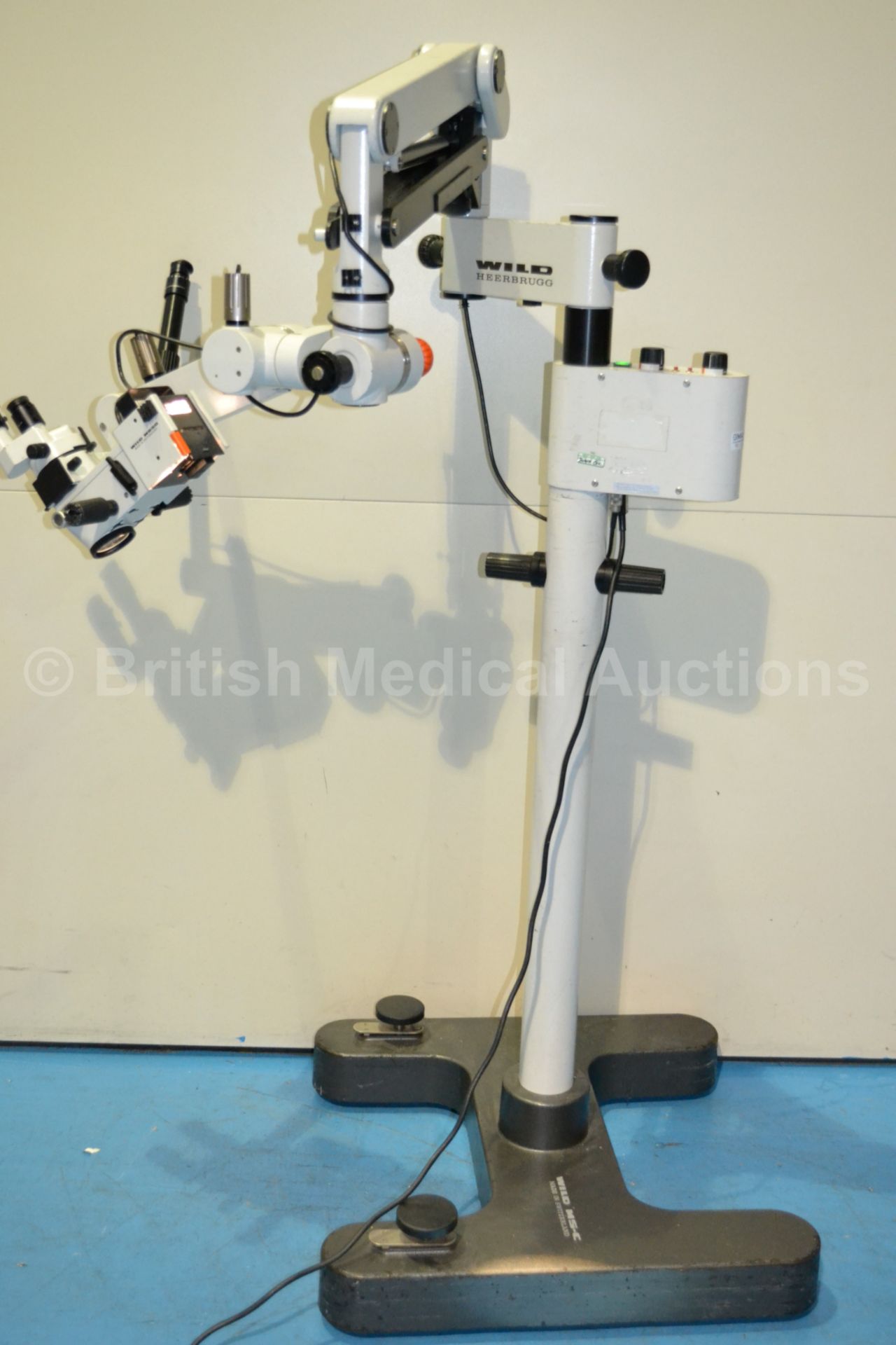 Wild Heerbrugg M650 Dual Operated Surgical Microsc - Image 2 of 8