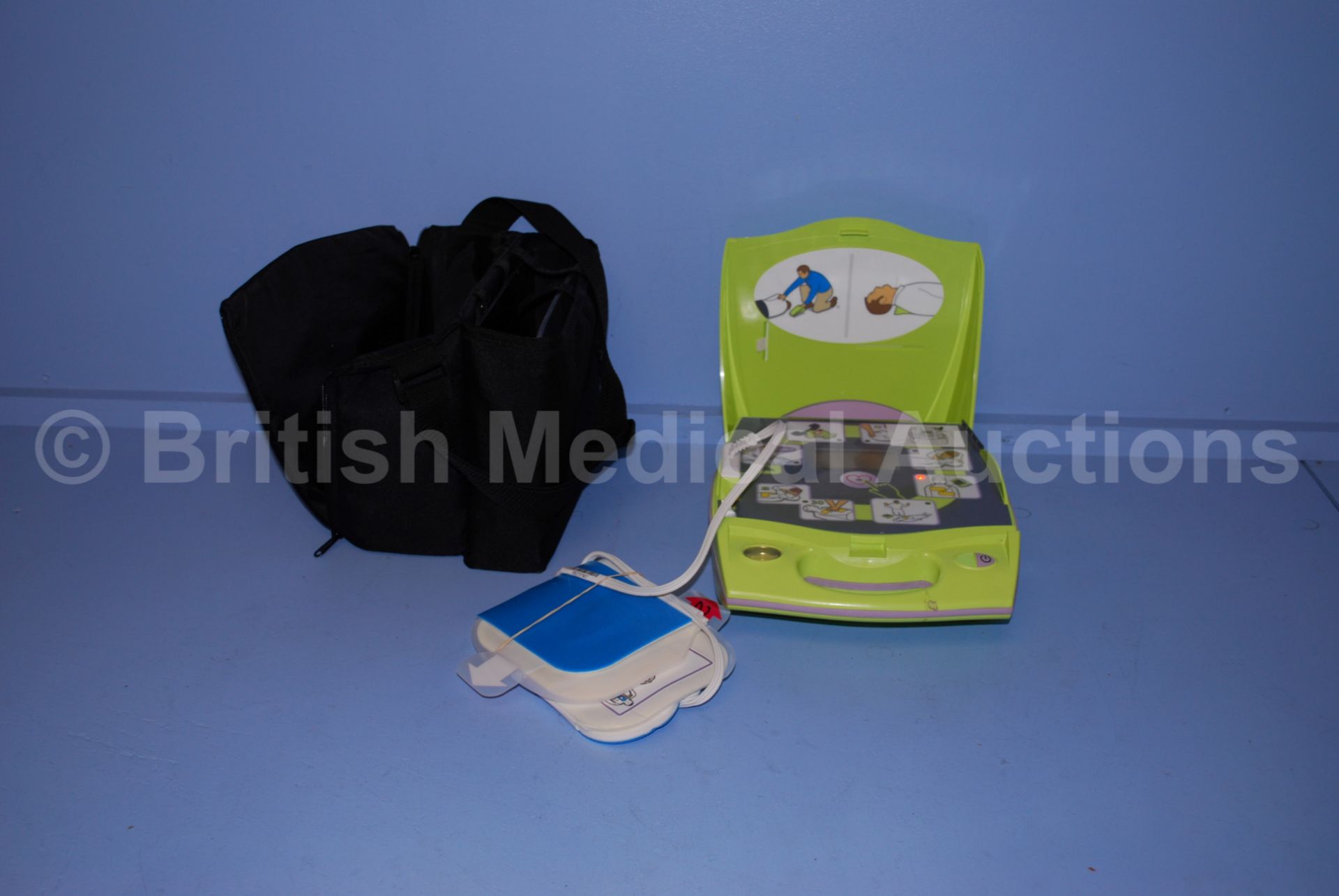 Zoll AED Plus Defibrillator with Electrodes (Power