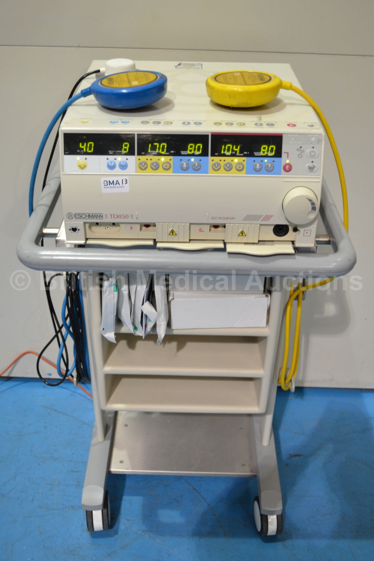 Eschmann TD850 Electrosurgical System with Three F - Image 3 of 4