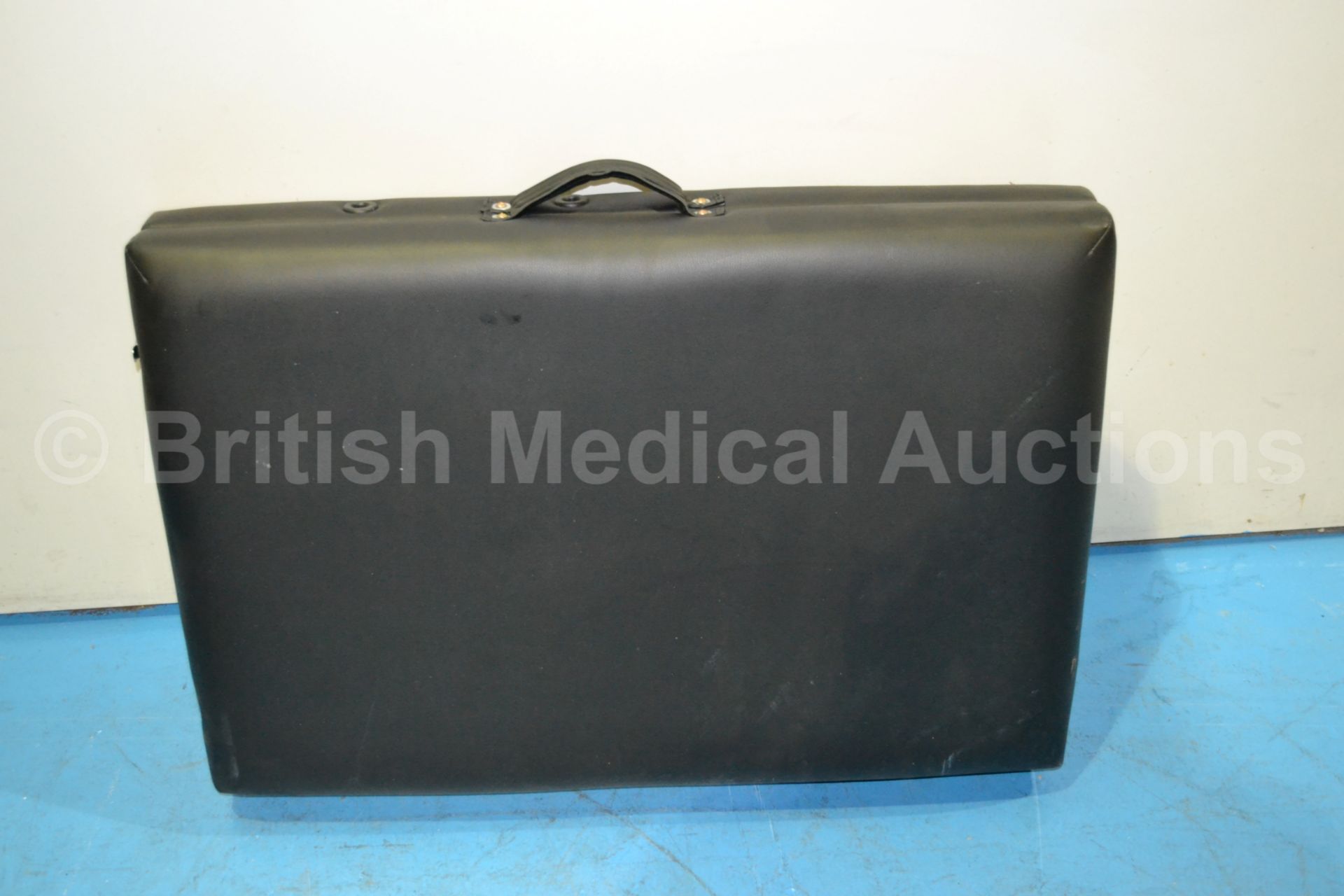 Foldable Patient Examination Couch With Accessorie - Image 4 of 4