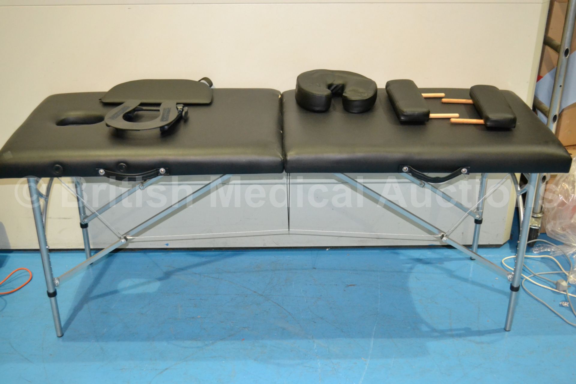 Foldable Patient Examination Couch With Accessorie