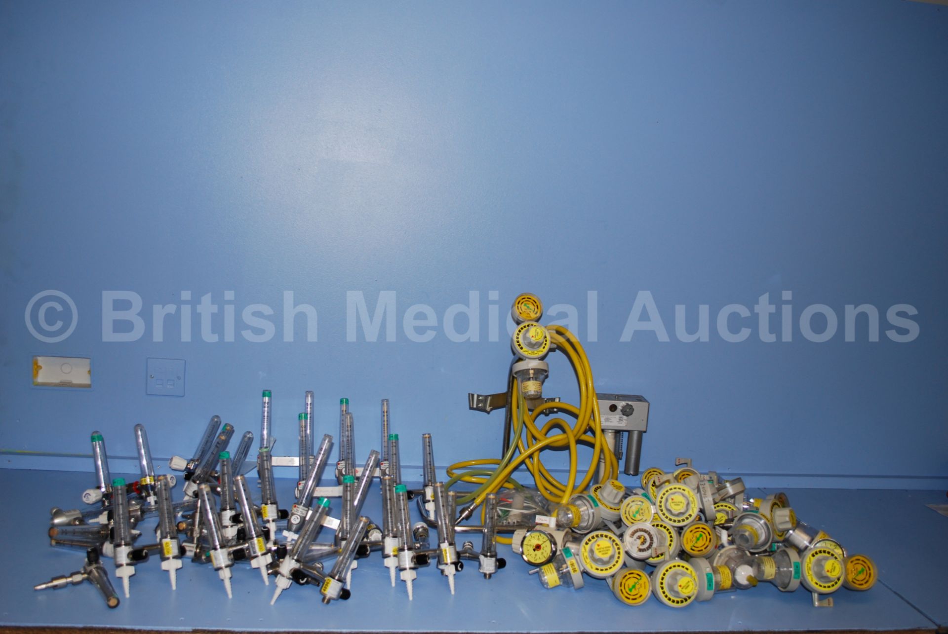 Job Lot of Vacuum Regulators and Oxygen Flowmeters