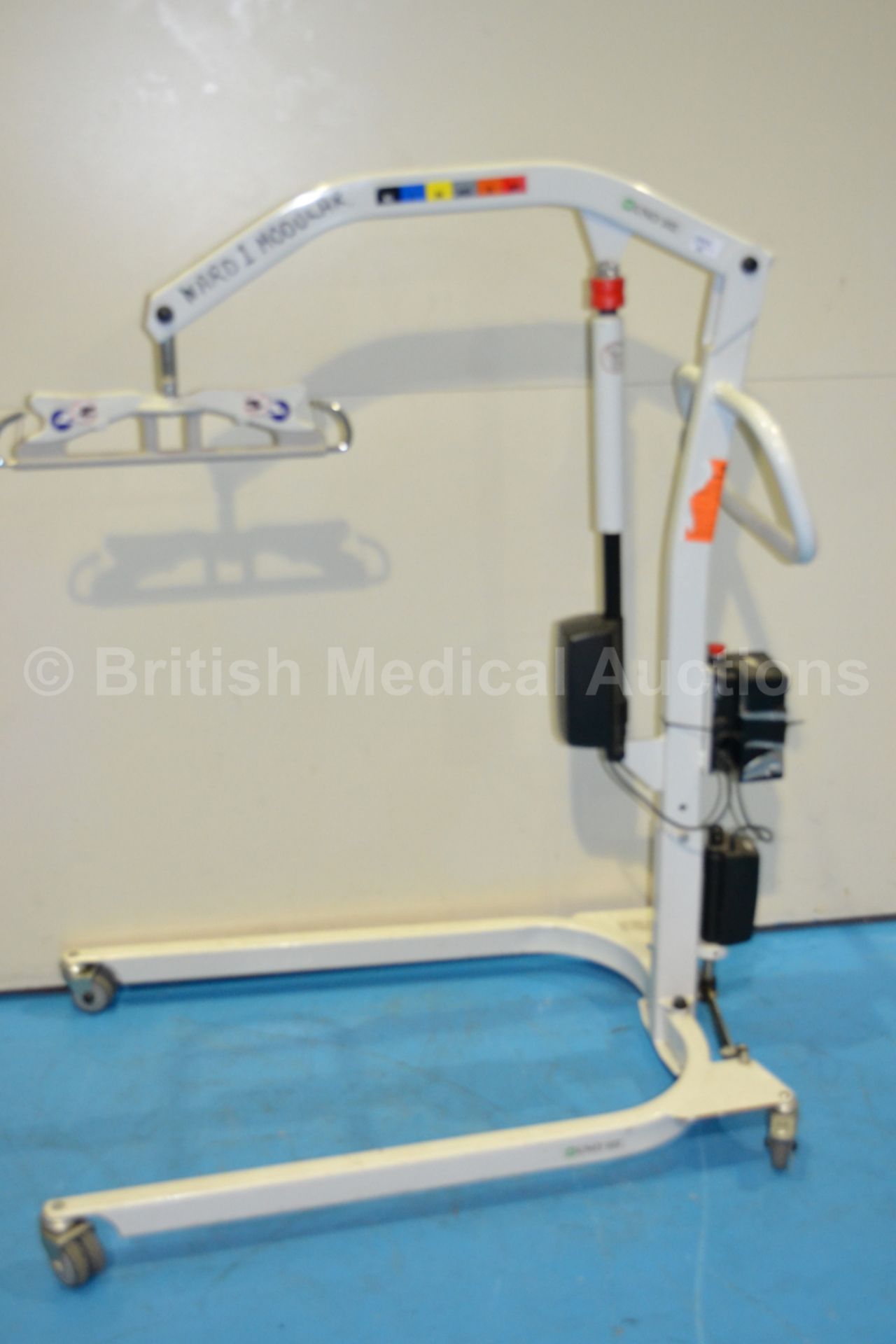 Liko Uno 102 Electric Patient Hoist (Untested Due - Image 2 of 3