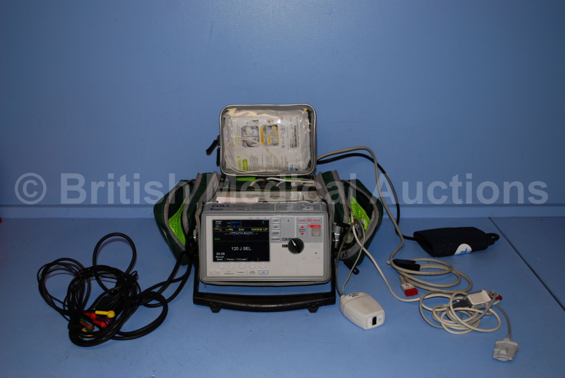 Zoll E Series Defibrillator with Bluetooth, ECG, S - Image 2 of 6