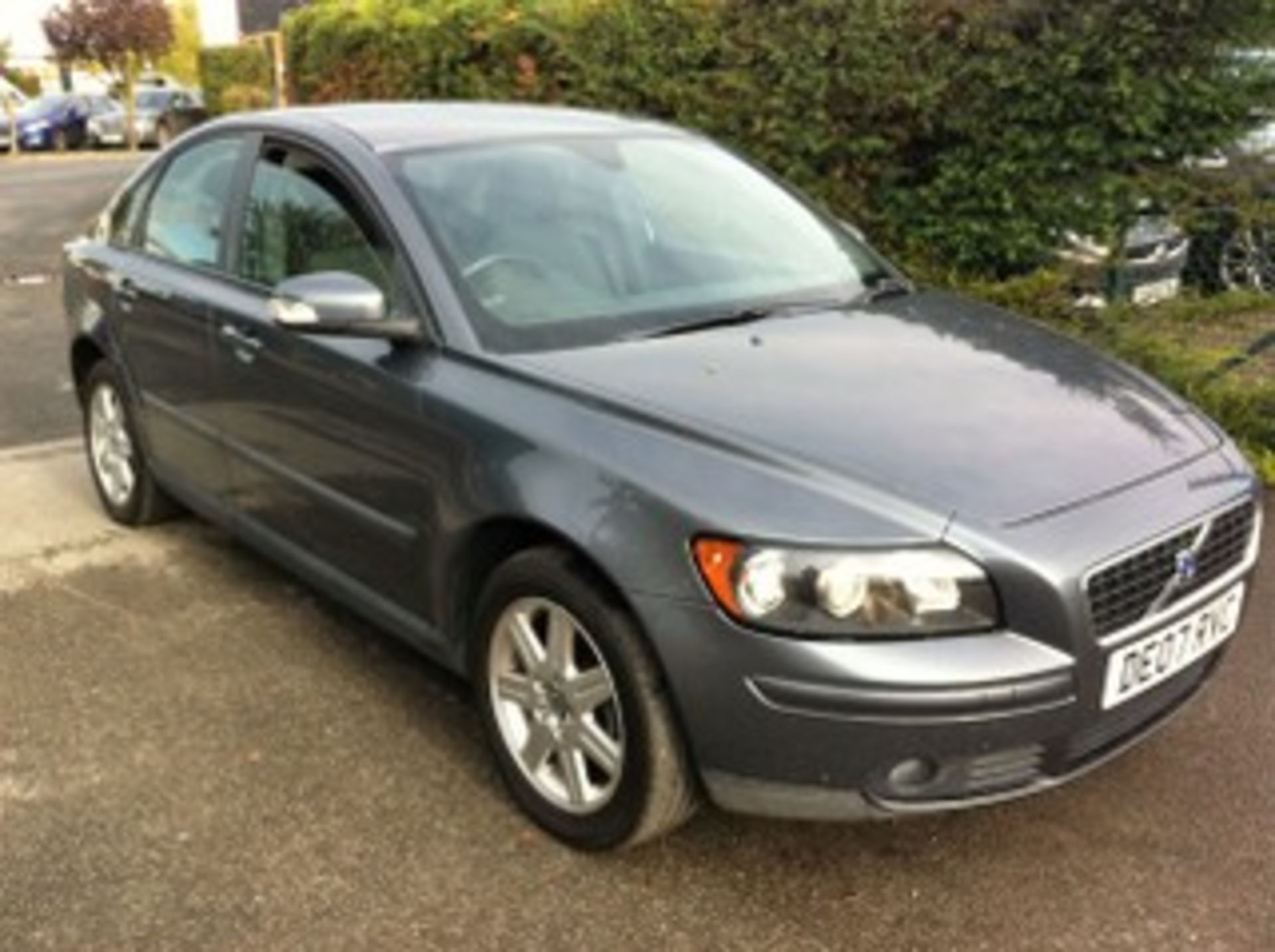 VOLVO S40 1.6 PETROL MANUAL - Image 2 of 15