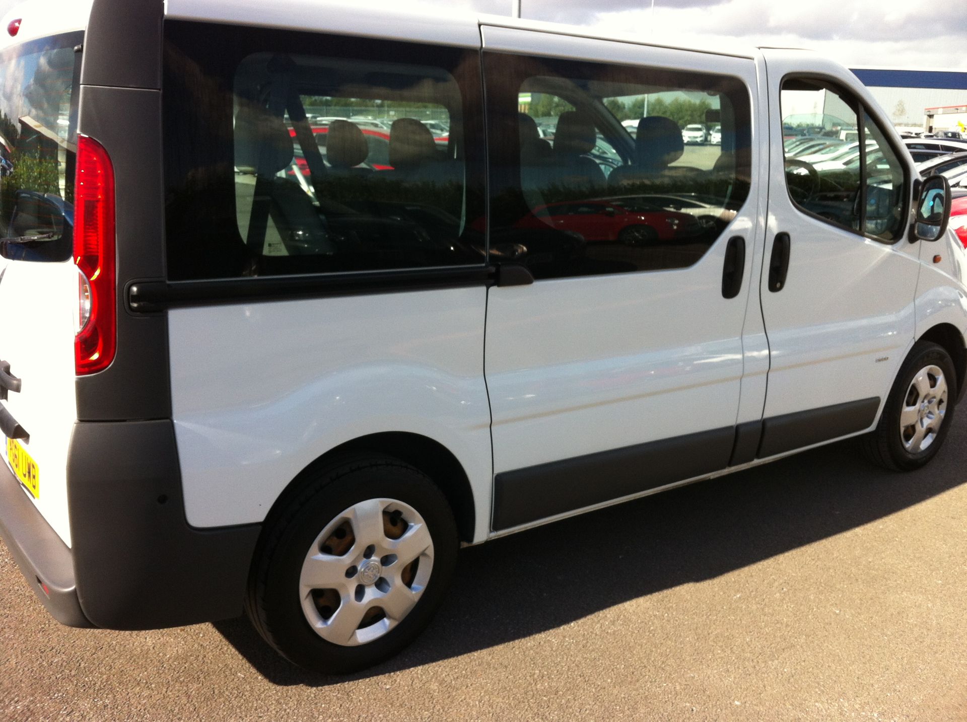 VAUXHALL VIVARO 9 SEATER *** PLUS VAT *** - Image 6 of 9