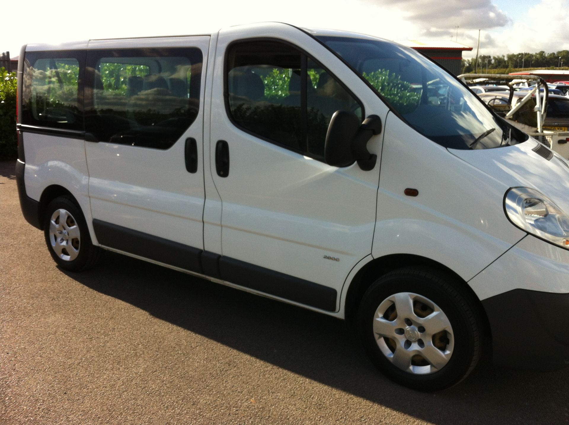 VAUXHALL VIVARO 9 SEATER *** PLUS VAT *** - Image 4 of 9