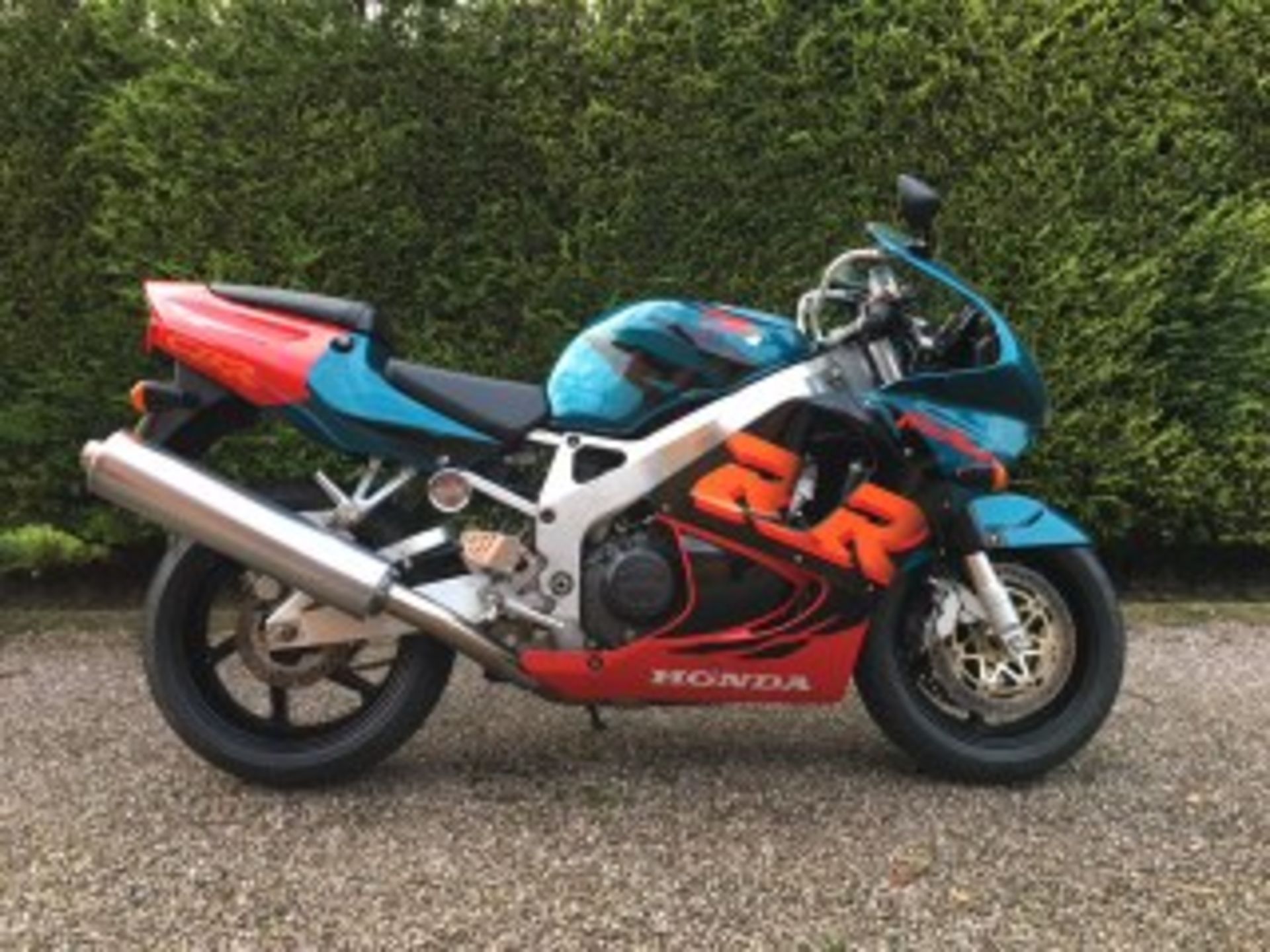 HONDA FIREBLADE *** VERY RARE LOW MILEAGE ***