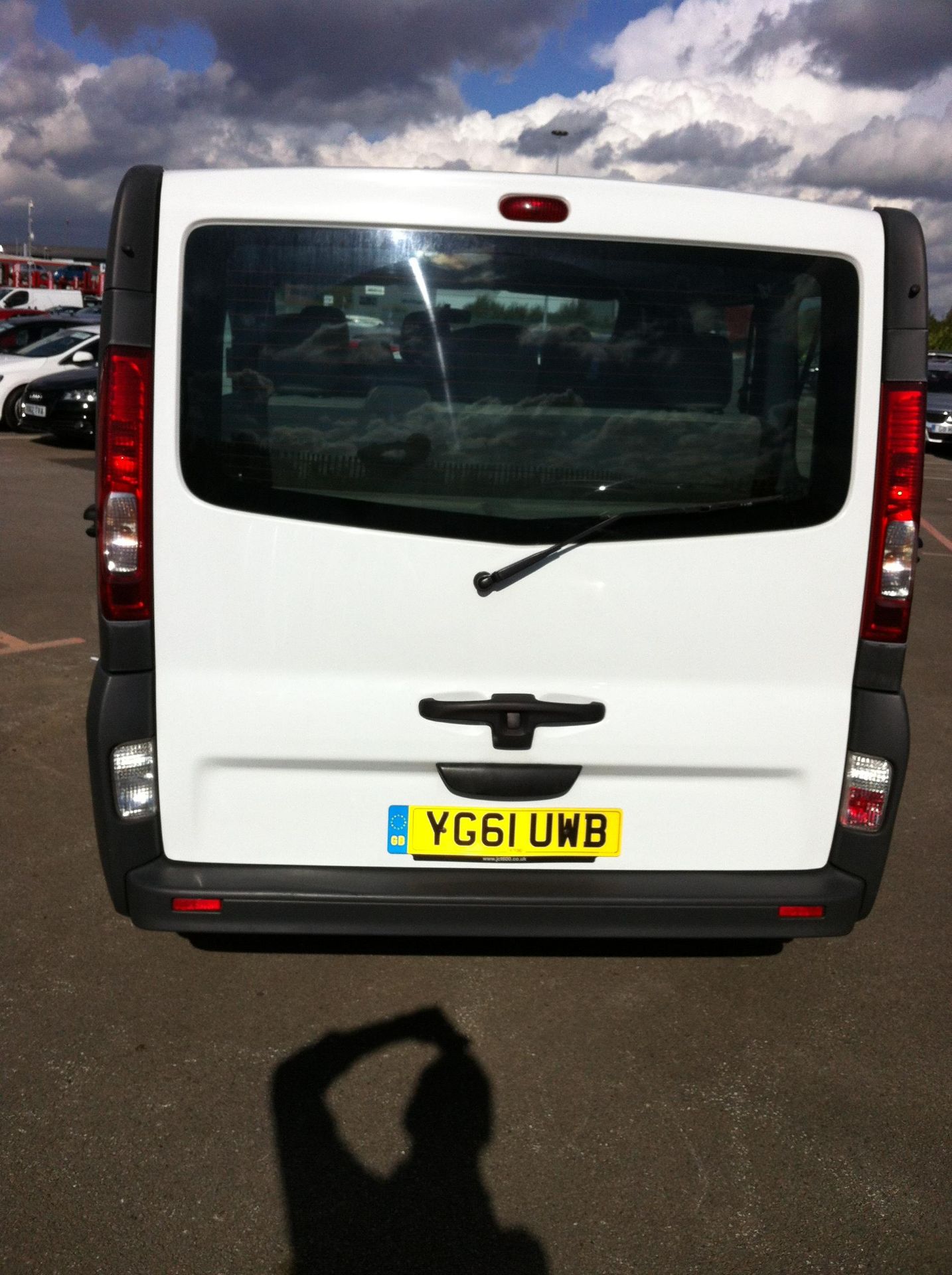 VAUXHALL VIVARO 9 SEATER *** PLUS VAT *** - Image 5 of 9