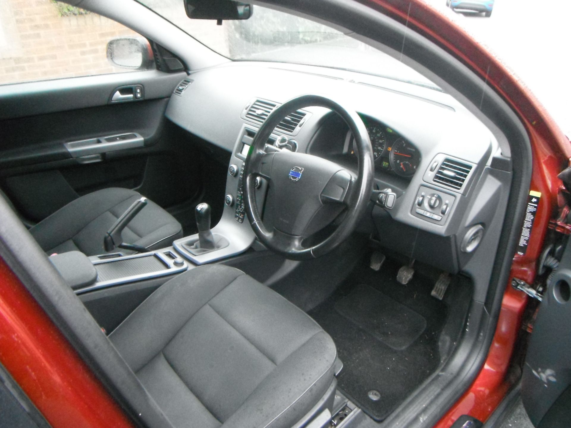 VOLVO S40 DIESEL MANUAL - Image 7 of 8