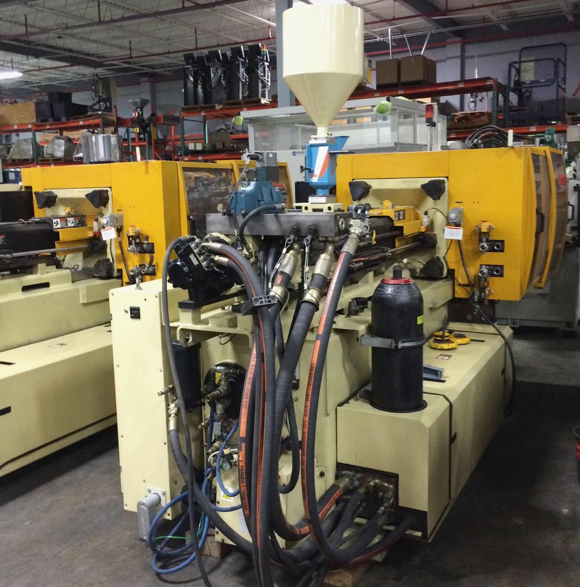 100 Ton, 5.6 oz. HUSKY Injection Molding Machine | Model: S90-RS40/35 | Year: 2000 - Image 6 of 7