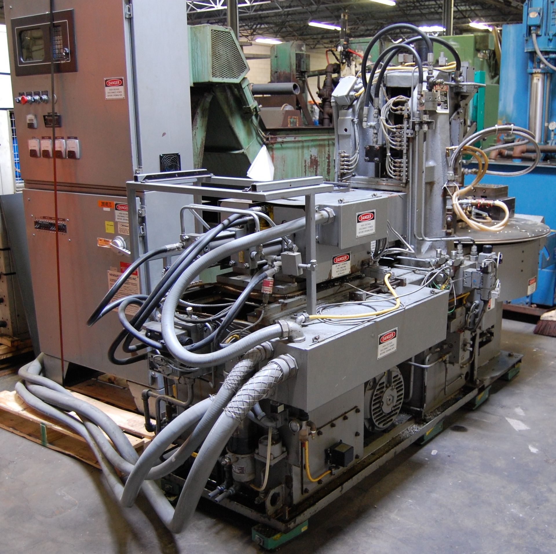 30 Ton, 2 oz. NEWBURY 4-Station Rotary Injection Molding Machine | Model: V2-30ARS - Image 3 of 4