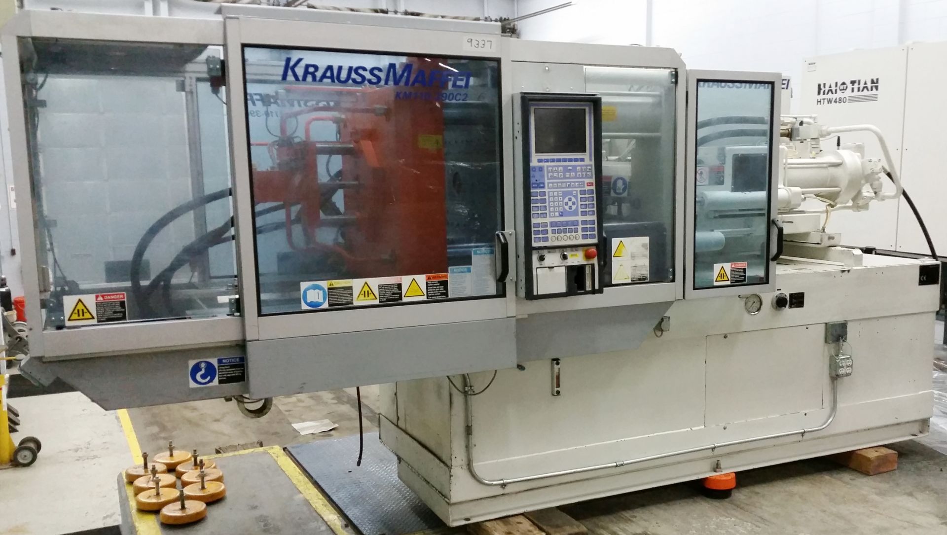 121 Ton, 1.7 oz. KRAUSS MAFFEI Injection Molding Machine | Model: 110-390 C2 | Year: 2004 - Image 2 of 6