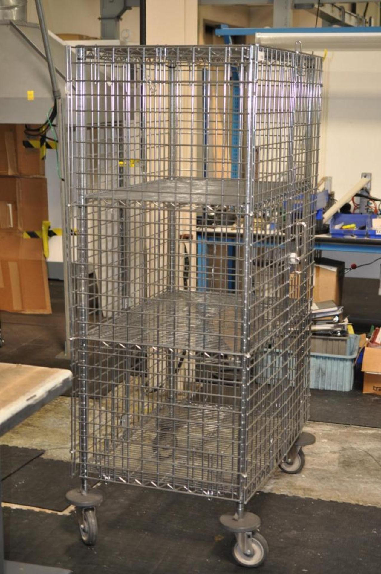 Security cage - Image 4 of 4