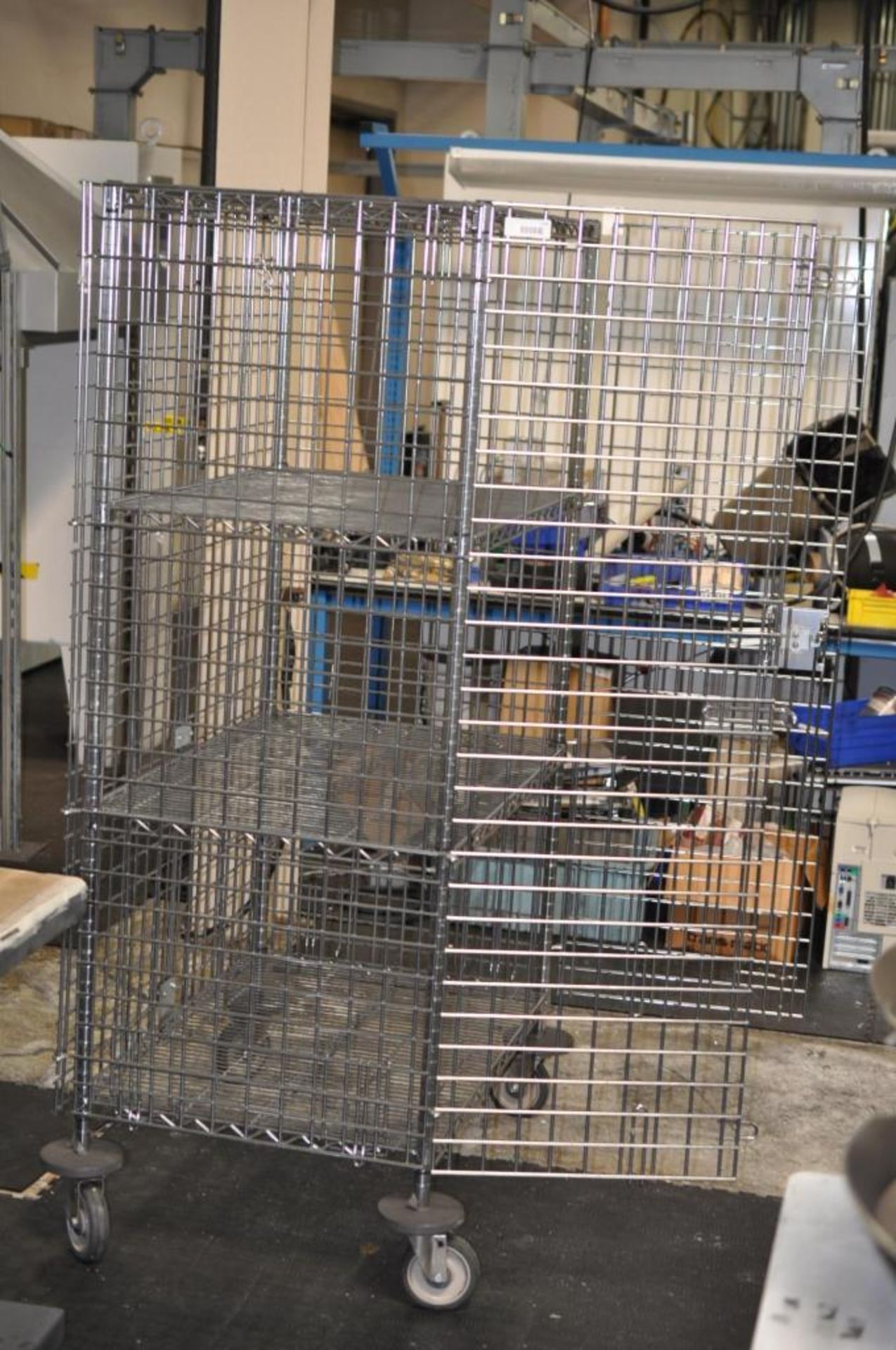 Security cage - Image 3 of 4