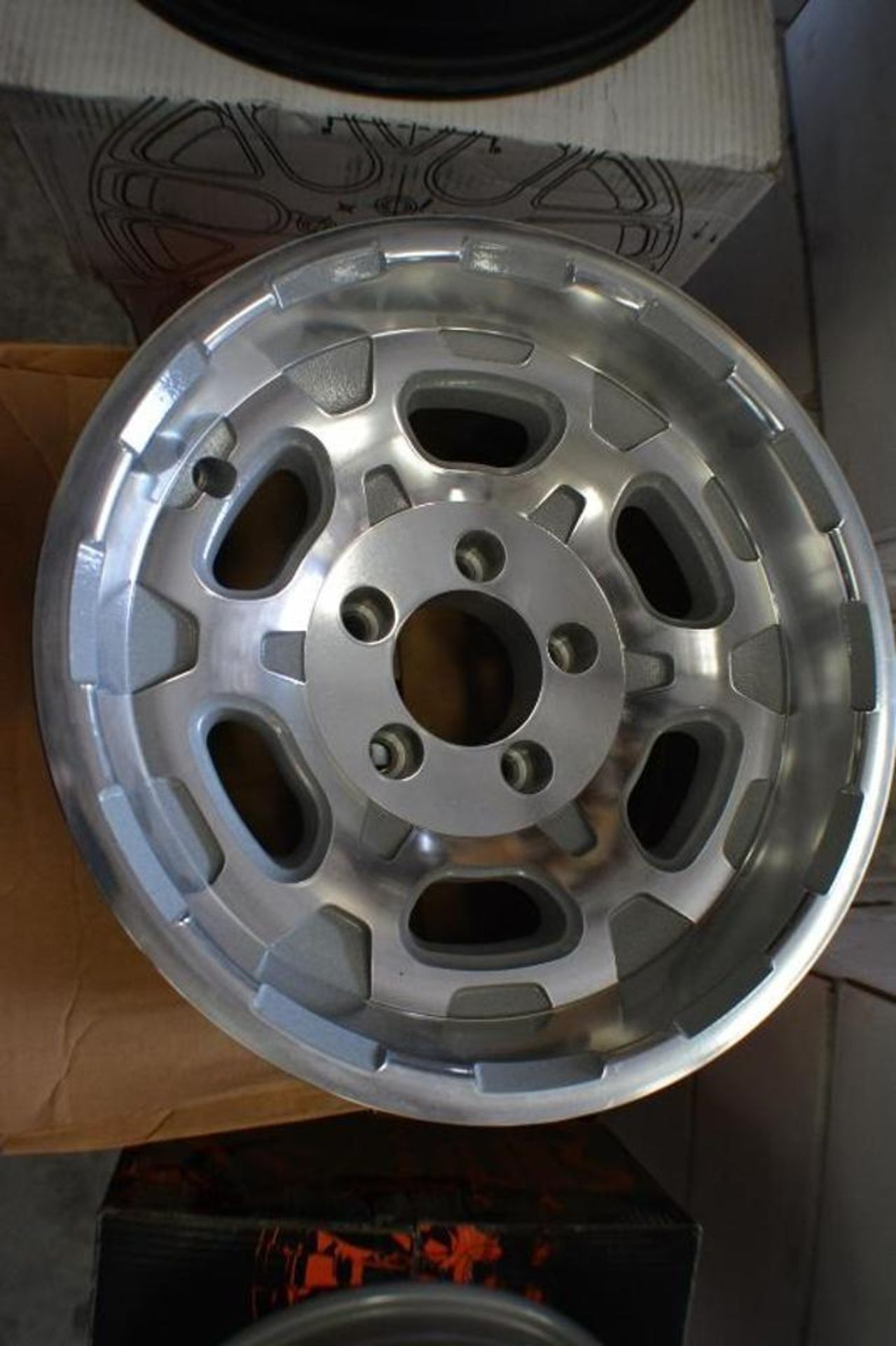 Set of Rims. Set of 4 Rims Size 15 x8 5 Lugs Large Finish Silver with Machine Face - Image 3 of 4