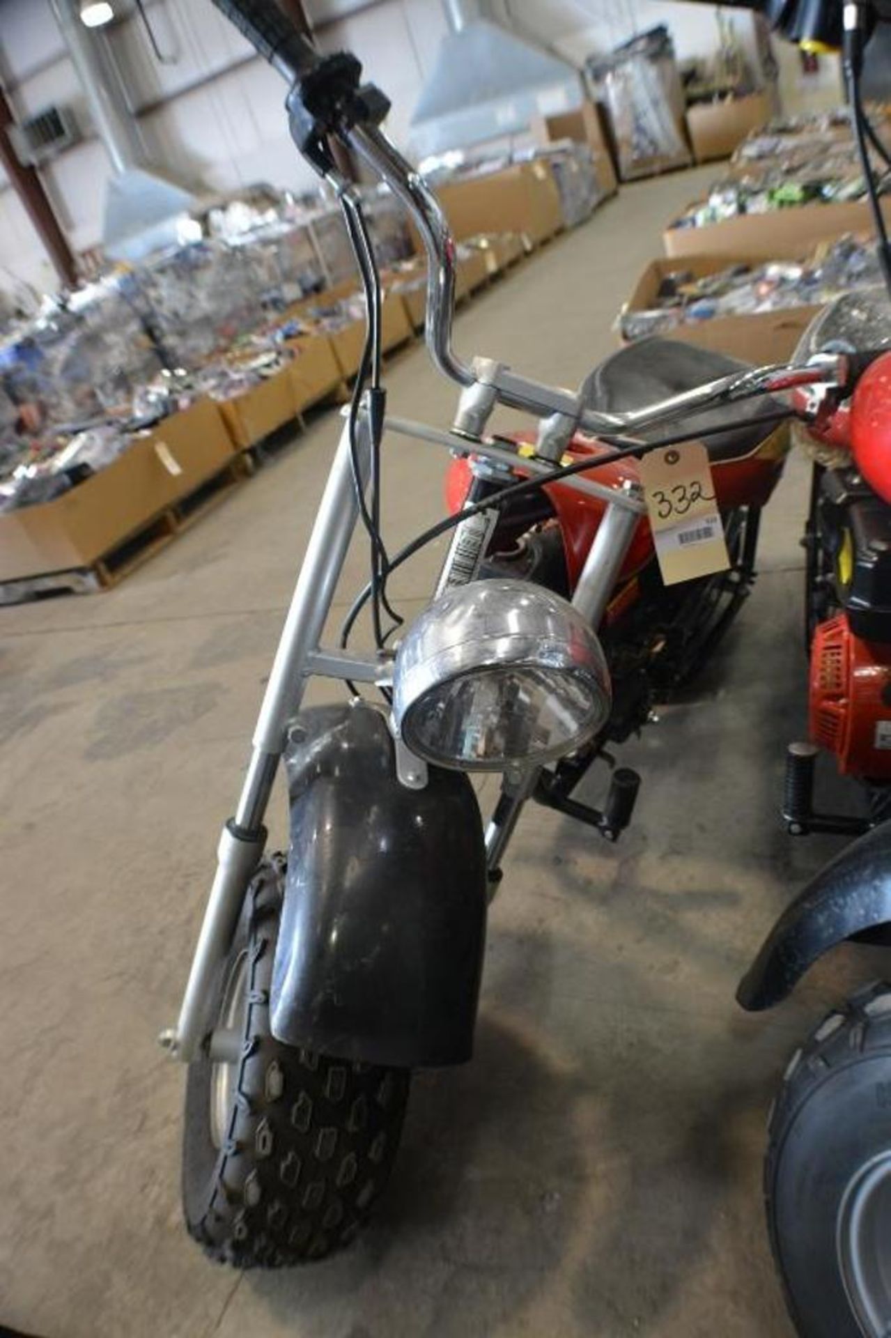 Chopper 196cc 4 Stroke. Red/Black Color fuel tank Cap is missing. This unit are for EXPORT ONLY. Buy - Image 4 of 7