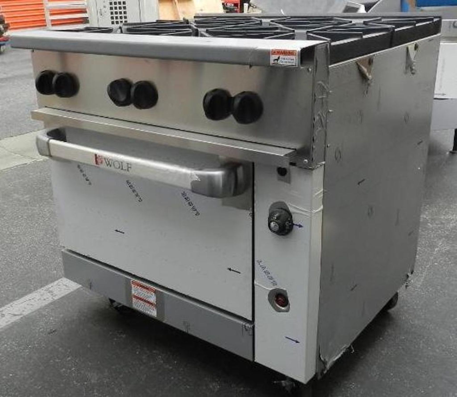 Wolf. Challenger XL Gas Range 6 Burner 36in. Wide Gas Range. Mod. C36S-6BN. Ser. 650113883. 36in.W