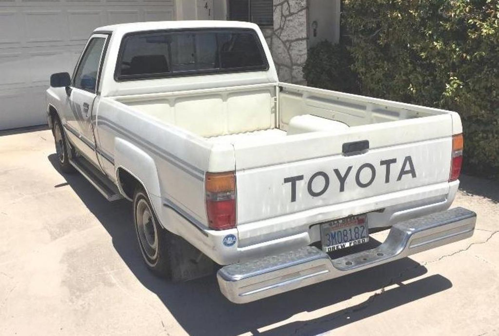 Toyota 1988 Pickup. 5 speed stick shift.