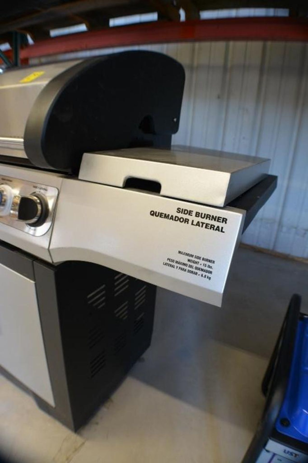 Brinkman Grill with 6 Burners - Image 8 of 9