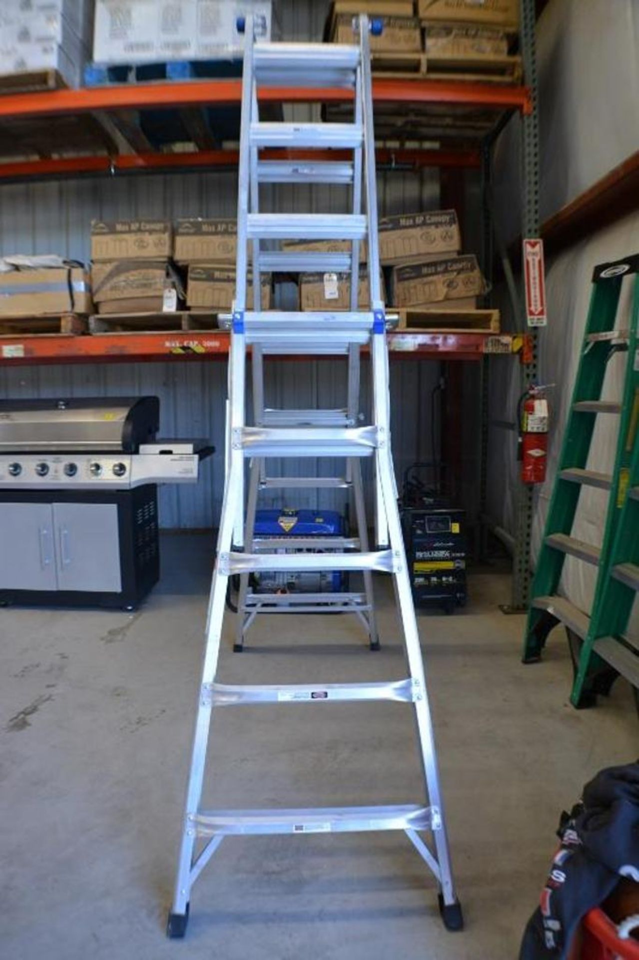 Werner Ladder 22ft Aluminum Telescoping Multi Position Ladder with 300lbs capacity Type IA Duty Rati - Image 3 of 6