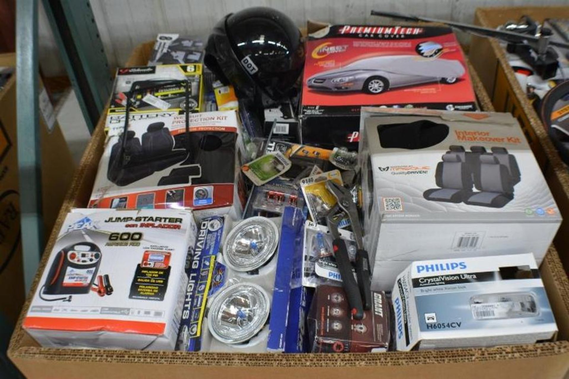 Car Accessories. Assorted Car Accessories + Assorted Sizes Hitches + Jump Starter + Seat Covers + Ba - Image 13 of 13