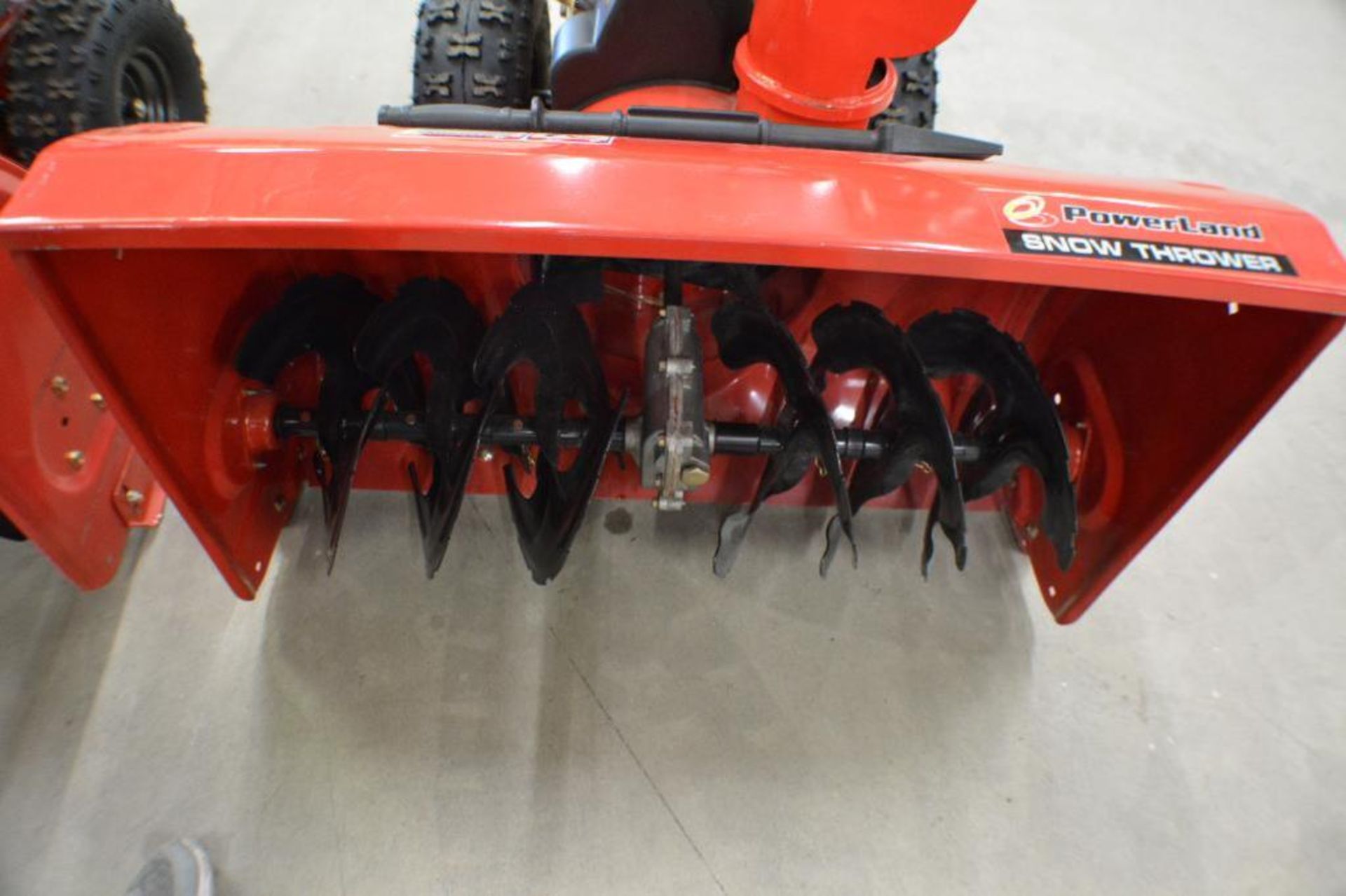 Snow Thrower 32in. 13HP with electric Start Engine 4 Stroke by Powerland - Image 3 of 8